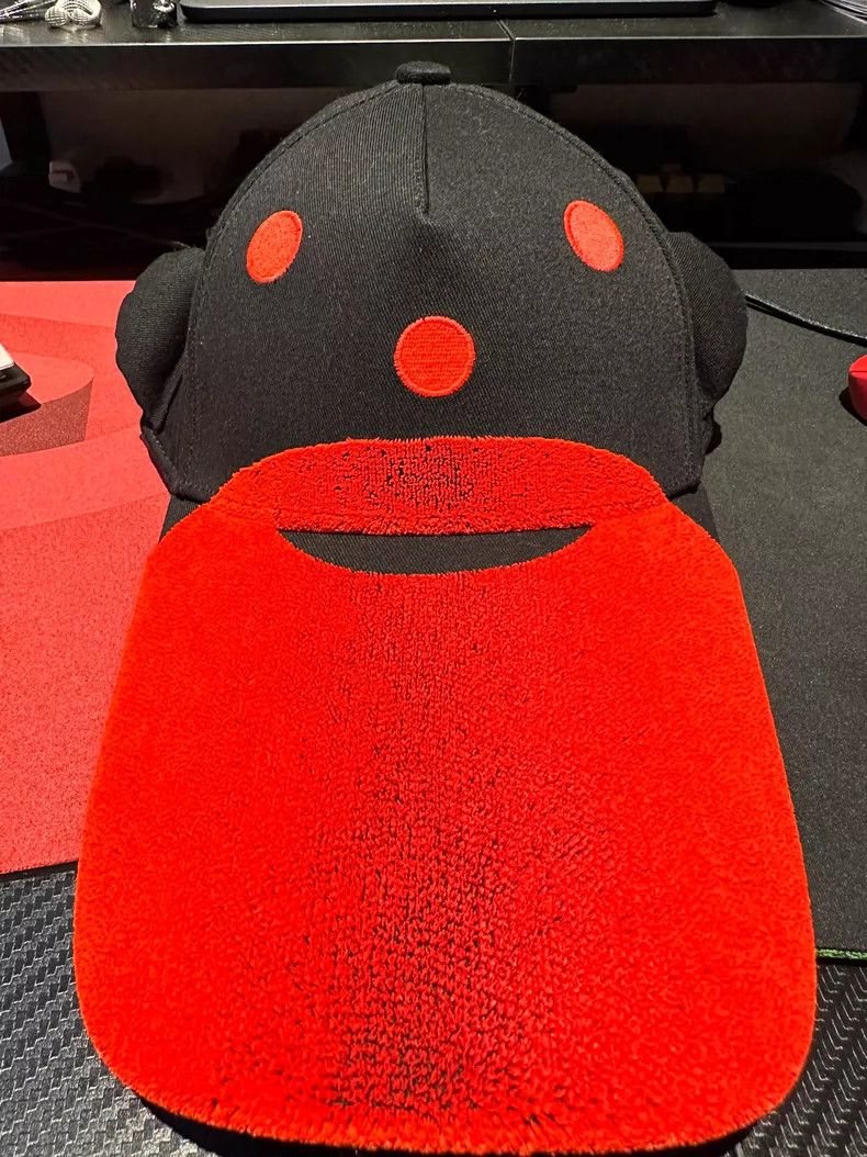 Walter Van Beirendonck walter van beirendonck Black and red old man's hat Size ONE SIZE - 1 Thumbnail