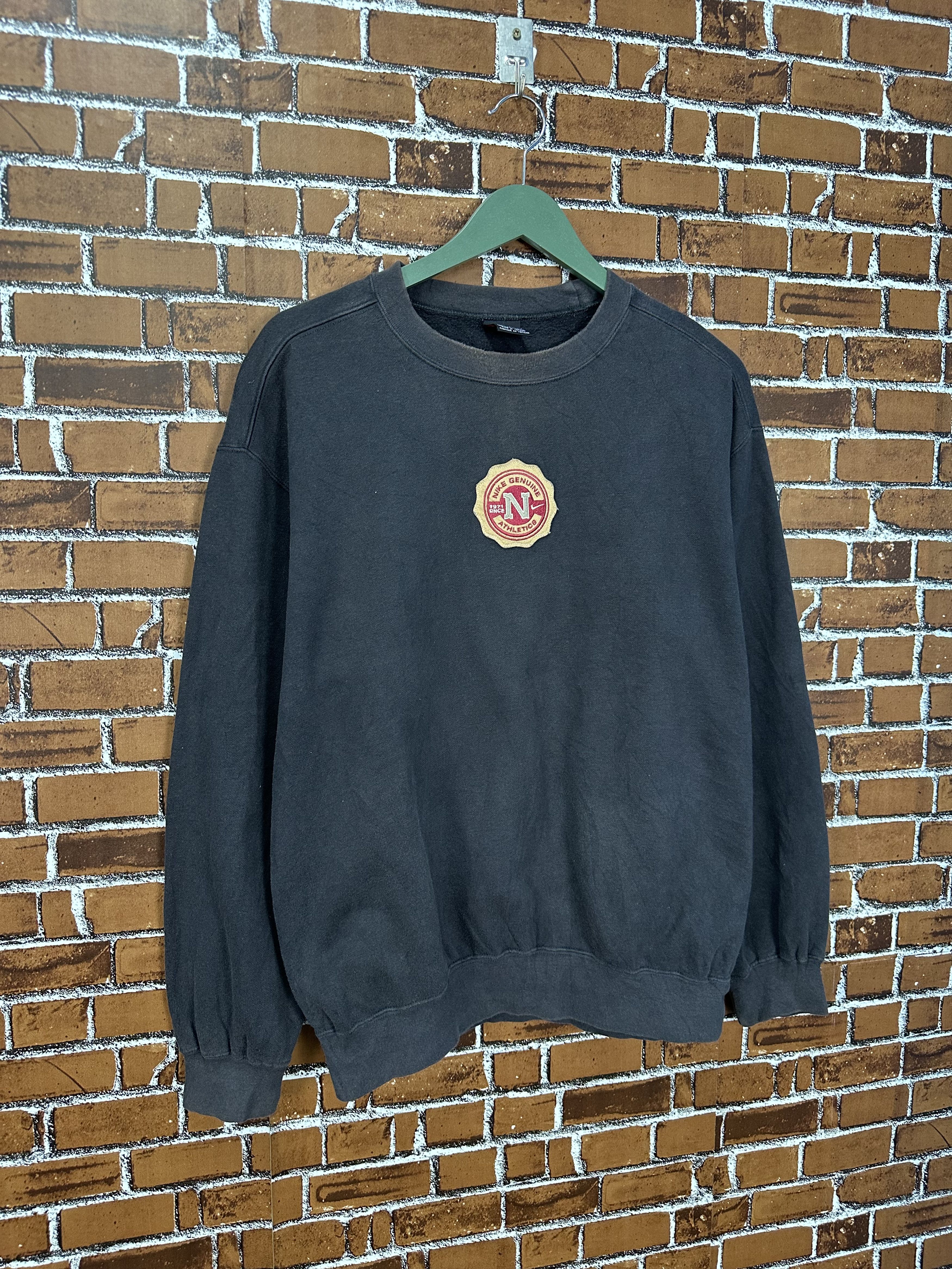 Nike Vintage Faded Nike Athletic Center Logo Crewneck Z467 Size US L / EU 52-54 / 3 - 2 Thumbnail