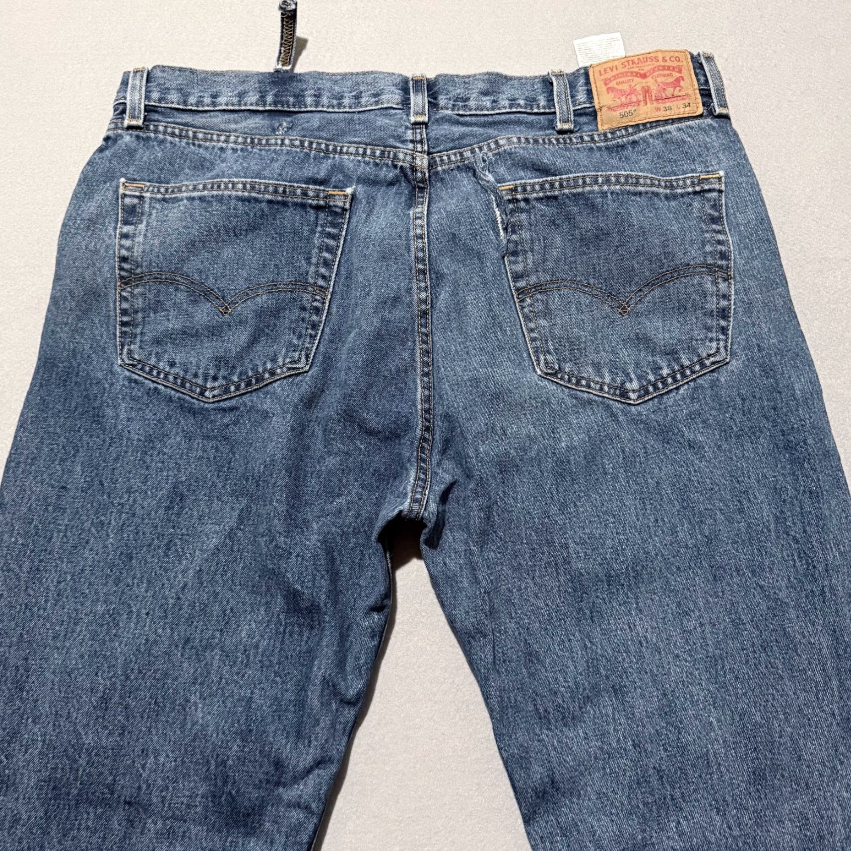 Levi's Levi's 505 Jeans Men Blue Denim Mid Rise Straight Classic Zip Fly 38x34 Size US 38 / EU 54 - 3 Thumbnail