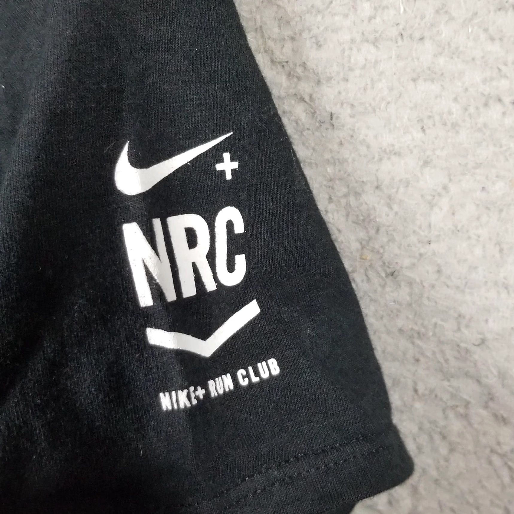 Nike VINTAGE Nike Shirt Women Small Black Running Jogging Gym Activewear Crew Neck Graphic Print 90s Size US S / EU 44-46 / 1 - 3 Thumbnail