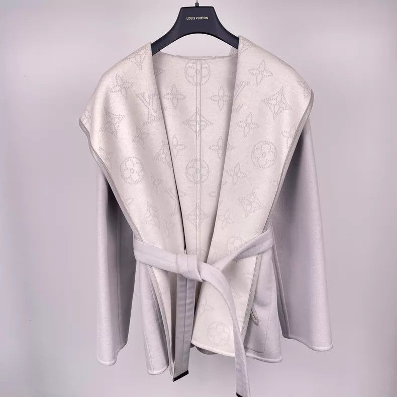 Louis Vuitton Louis Vuitton Baby Light Blue Reversible Tattoo Bathrobe C Size XXS / US 00 / IT 34 - 1 Thumbnail