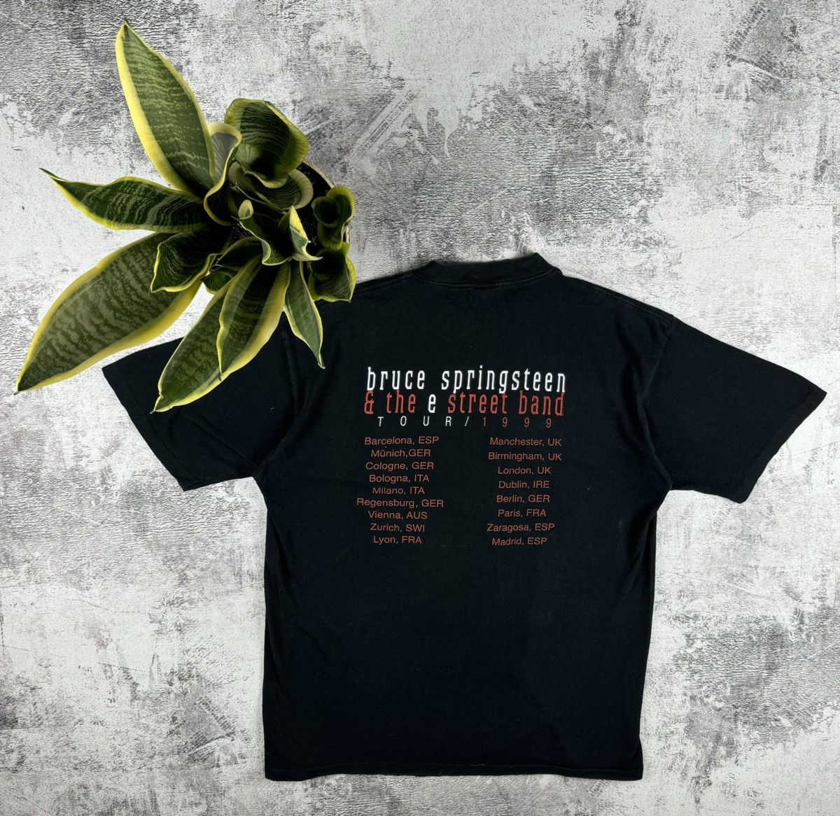 Band Tees 90S Bruce Springsteen 1999 Black Merch Faded Rock T Shirt Tee Size US XL / EU 56 / 4 - 2 Thumbnail