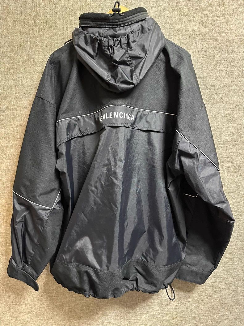 Balenciaga Balenciaga Embroidered Logo Reflective Half-Zip Sports Win Size US S / EU 44-46 / 1 - 2 Thumbnail