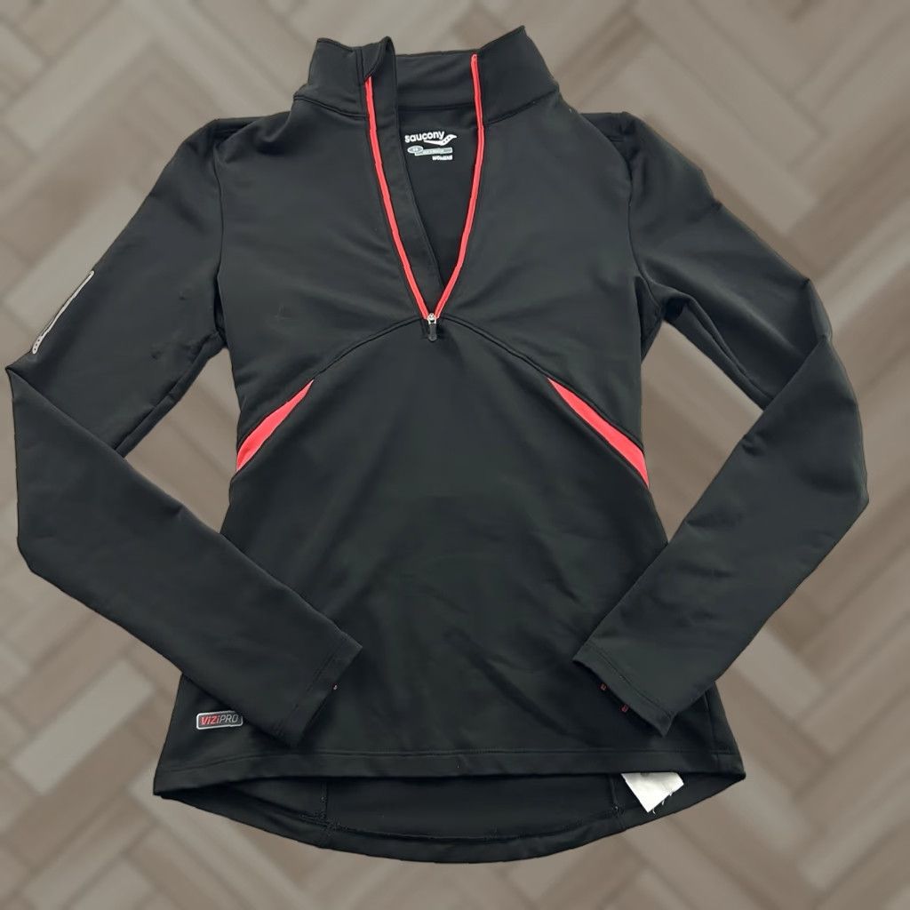 Saucony Saucony VizioPro 1/4 Pullover Lightweight Running Jacket Women's XS Black Pink Shirt Jacket Womens XS Black Pink Size XS / US 0-2 / IT 36-38 - 1 Thumbnail