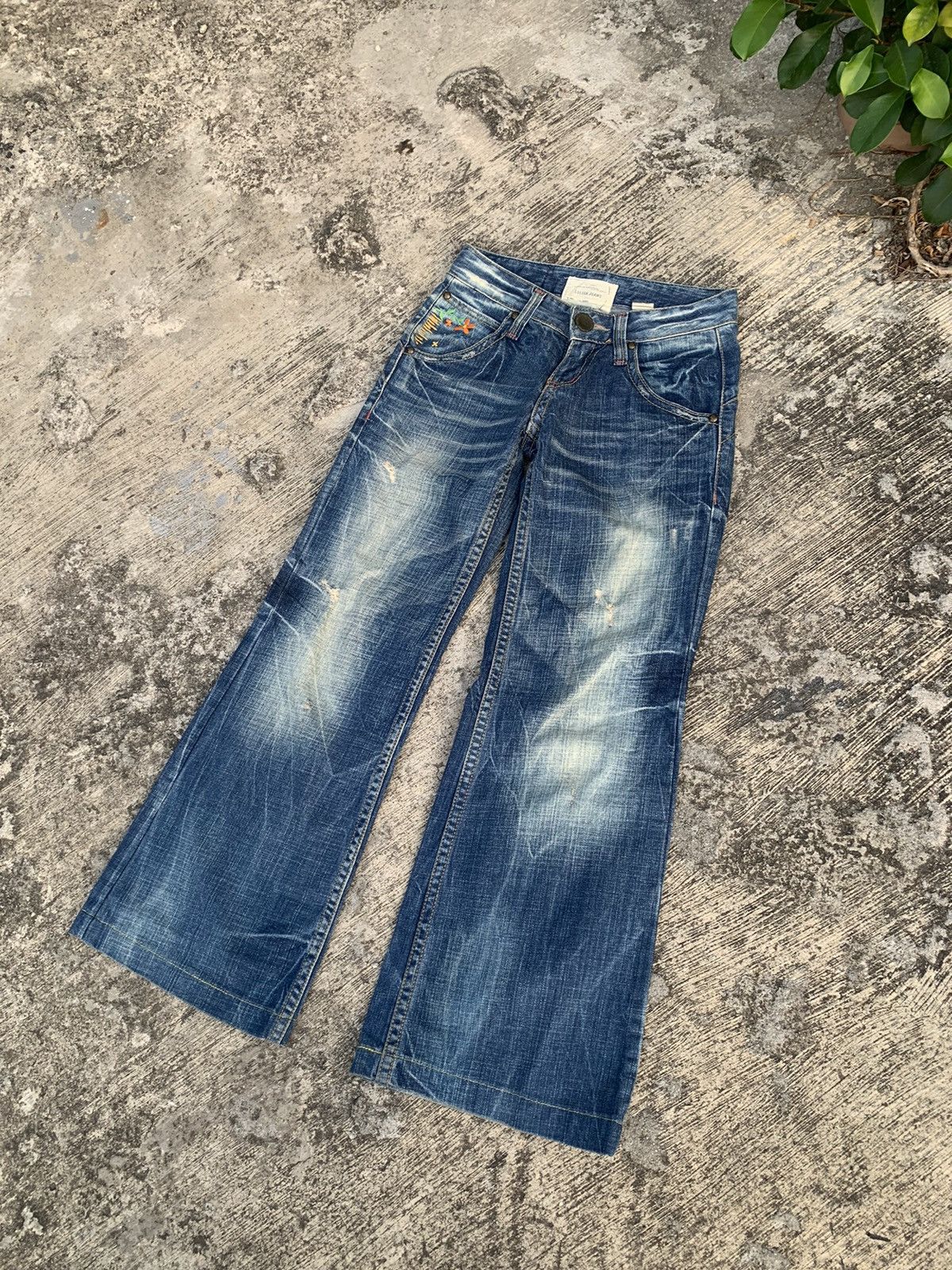 Japanese Brand Flare Lolita jeans washed flowers embroidery wide leg jeans Size 25" / US 0 / IT 36 - 4 Thumbnail