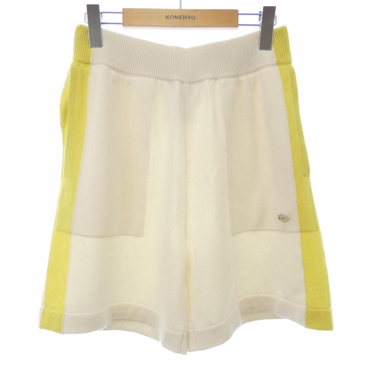 Chanel Chanel Chanel Cashmere Shorts Others Shorts P78333K11387 DUTY FREE for USA Size ONE SIZE - 1 Thumbnail