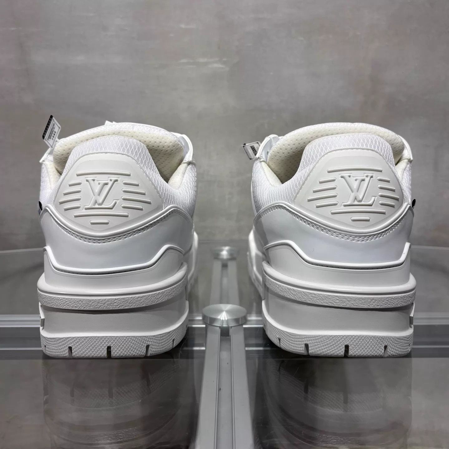 Louis Vuitton Louis Vuitton Trainer SKI White UK9.5/43.5 Size US 10.5 / EU 43-44 - 6 Thumbnail