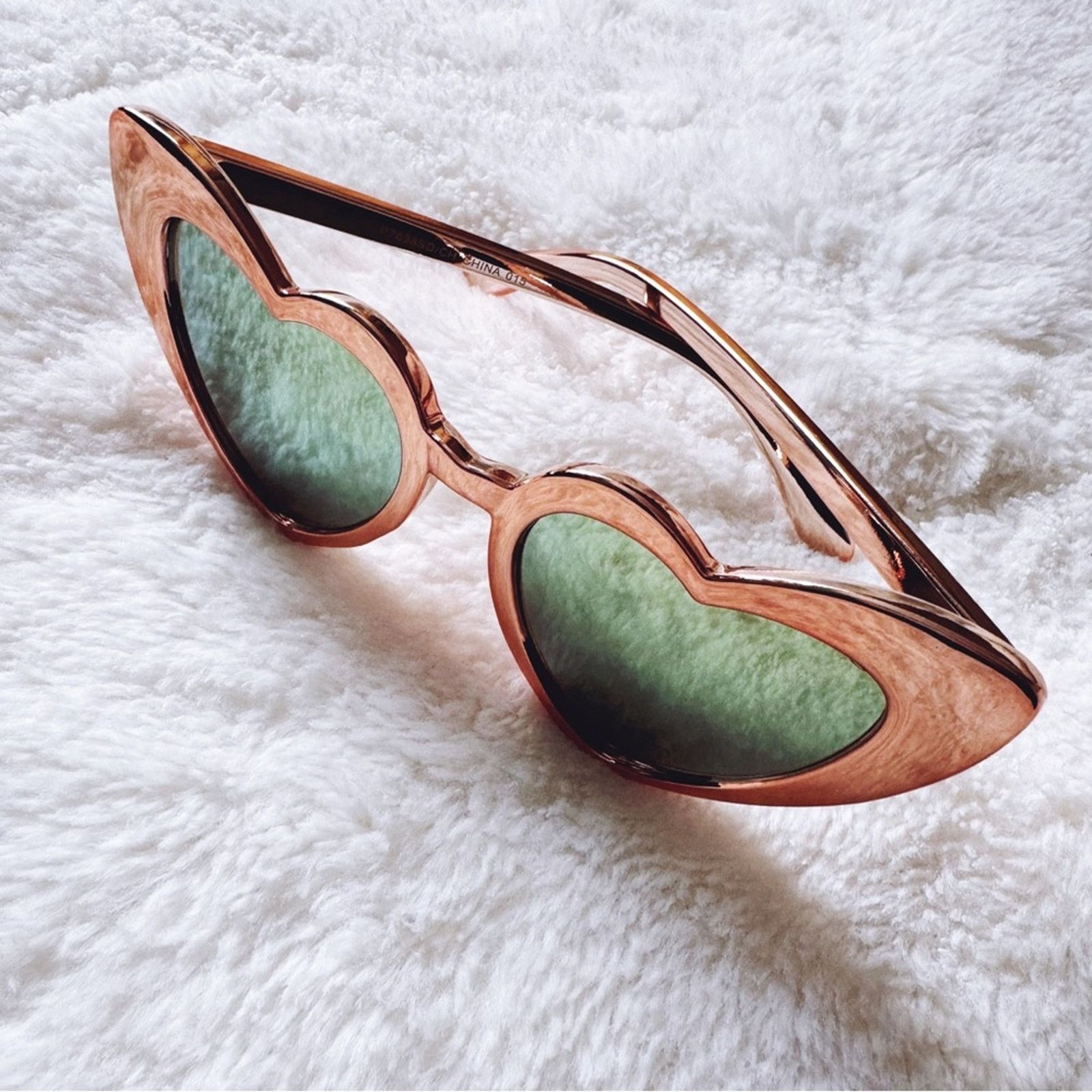 Other Addison Gold Heart-Shaped Sunglasses Size ONE SIZE - 8 Thumbnail