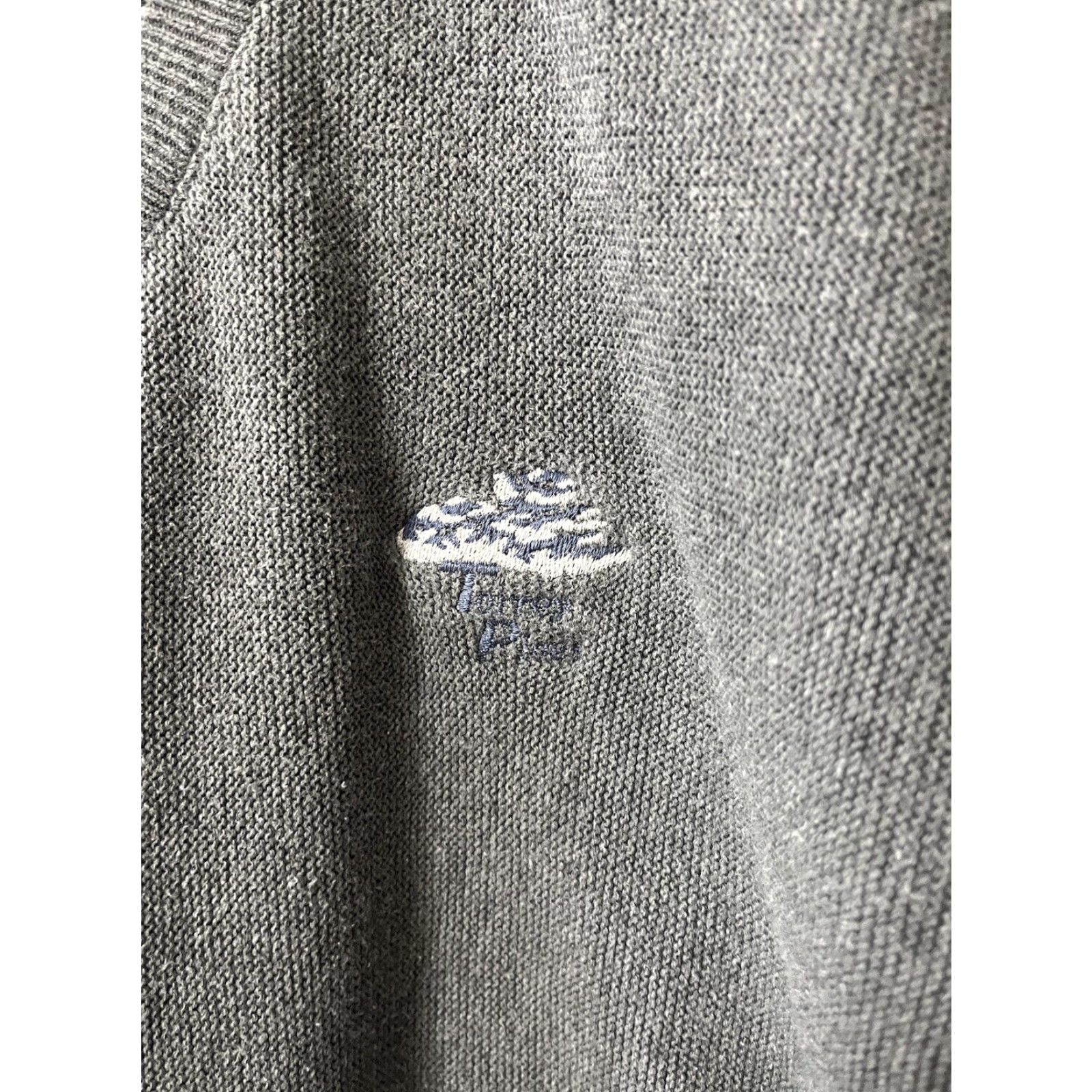 Izod VINTAGE Izod Club Sweater Mens M Gray Knit V-Neck Golf Torrey Pines Embroidered Pullover Oxford/Preppy | 80s 90s Style Menswear Size US M / EU 48-50 / 2 - 4 Thumbnail