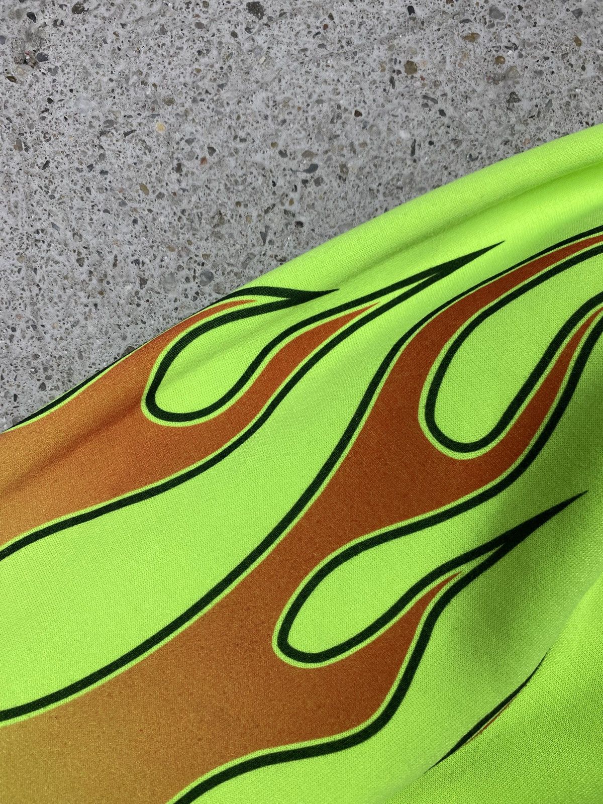 AC/DC Neon green ac dc hoodie flames rare Size US M / EU 48-50 / 2 - 10 Thumbnail
