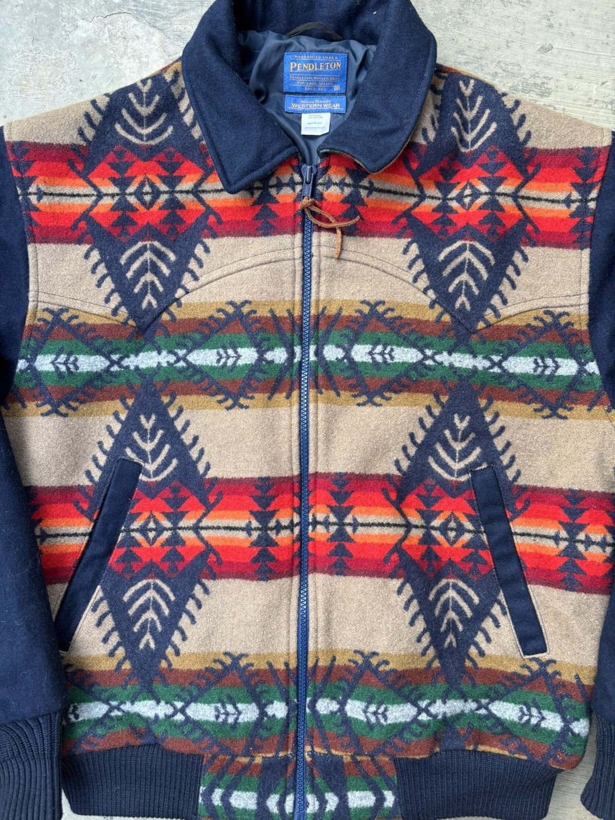 Pendleton Vintage 90’s Pendleton Wool Blanket Jacket Aztec Print Size US L / EU 52-54 / 3 - 2 Thumbnail