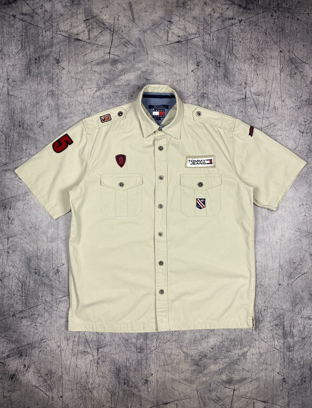 Designer × Tommy Hilfiger × Vintage Vintage Tommy Hilfiger Designer Button Up Shirt Size M Size US M / EU 48-50 / 2 - 2 Thumbnail