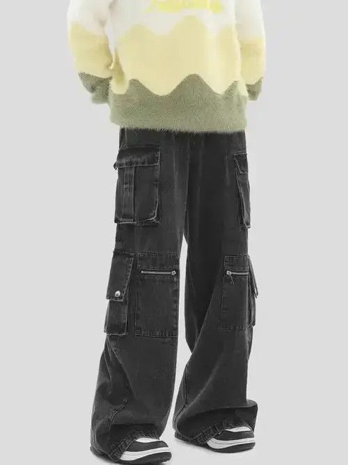 Black multi-pocket cargo wide-leg jeans