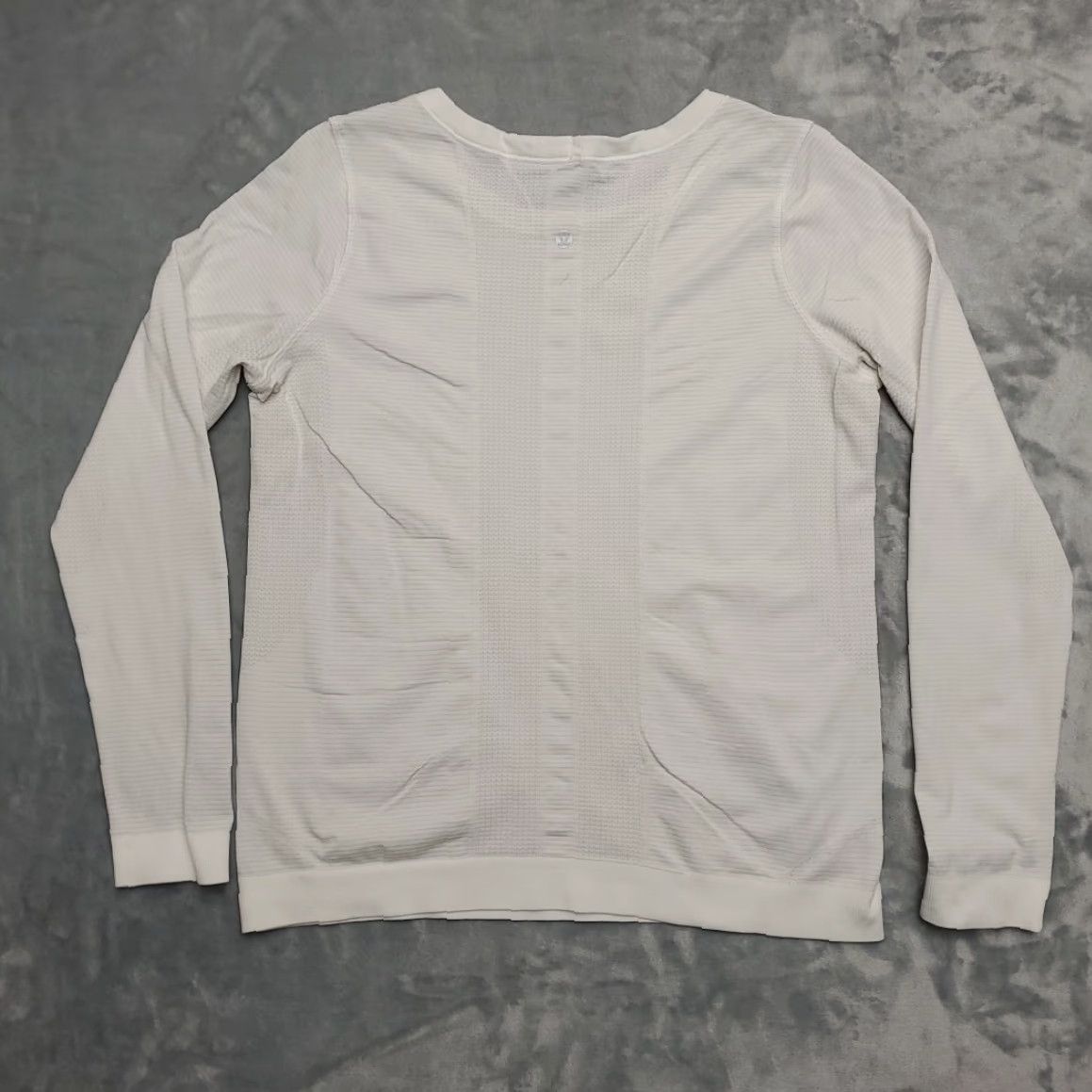 Lululemon VINTAGE Lululemon Shirt Womens Small White Striped Ribbed Trim Performance 4 way Stretch Size S / US 4 / IT 40 - 5 Thumbnail