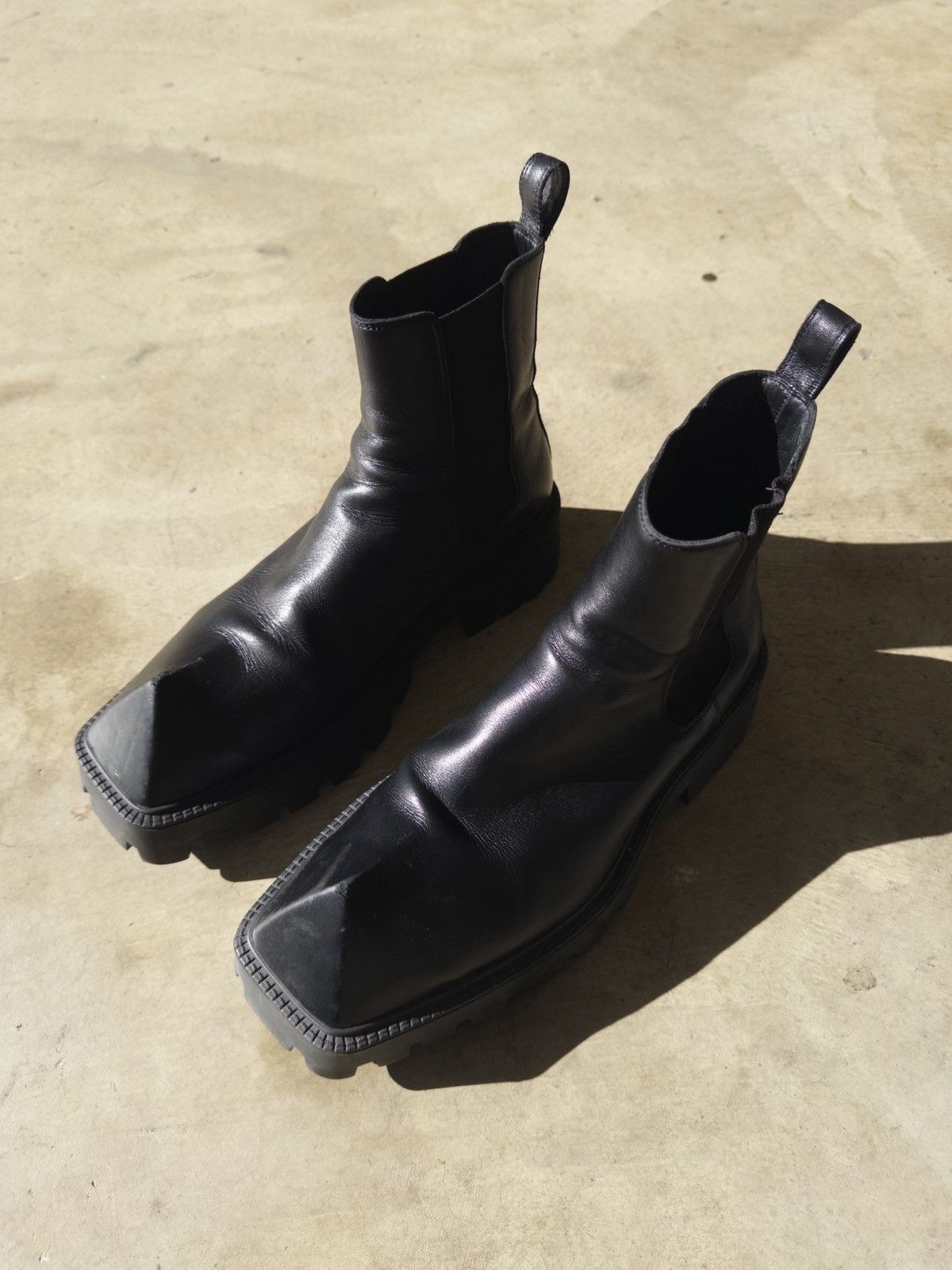 Balenciaga Balenciaga Rhino Chelsea Boots Carrera Lux Calfskin Size US 9 / EU 42 - 4 Thumbnail