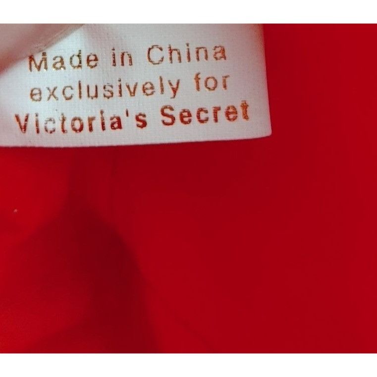 Victoria's Secret Victoria's Secret Red Quilted Cosmetics Perfume Personal Pou Size ONE SIZE - 3 Thumbnail
