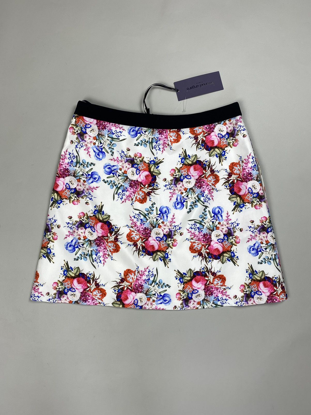 Emanuel Ungaro BNWT! Emanuel Ungaro ladies silk floral patterns skirt Size 28" / US 6 / IT 42 - 18 Thumbnail