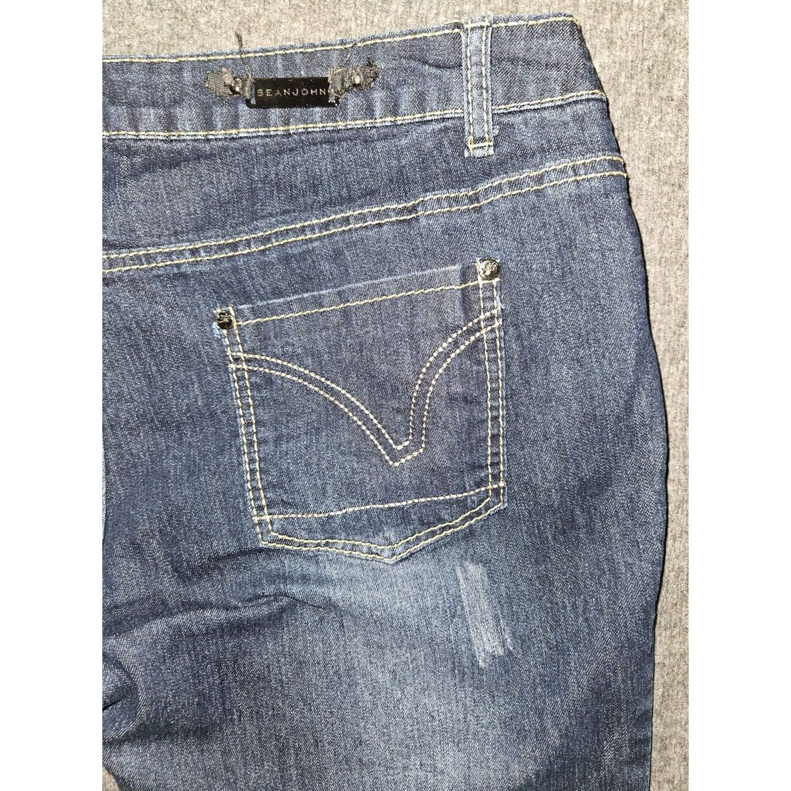 Sean John Sean John Jeans Women Capri 31 Blue Medium Wash Low Rise Distressed Stretch Capris Denim Woman 5-Pocket Wide Market Size 24" / US 00 / IT 34 - 7 Thumbnail