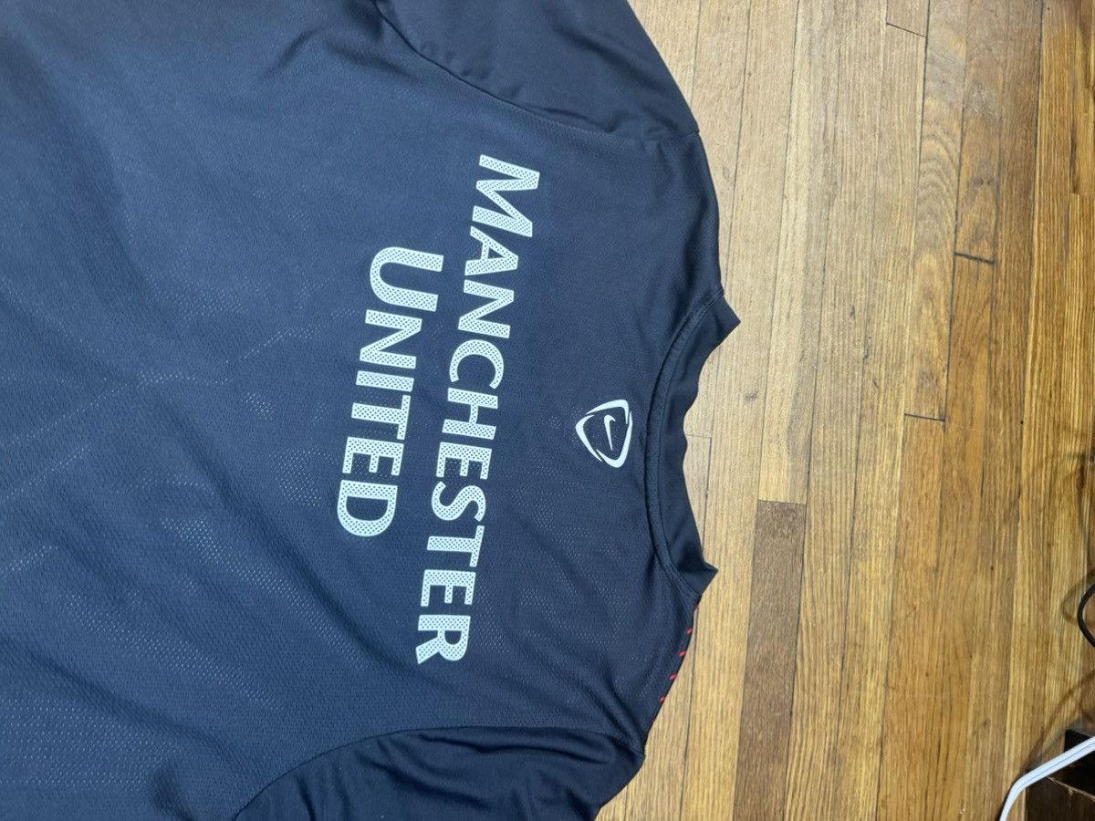 Nike × Vintage MANCHESTER UNITED 2013 2014 PRE MATCH TRAINING JERSEY Size US L / EU 52-54 / 3 - 3 Thumbnail