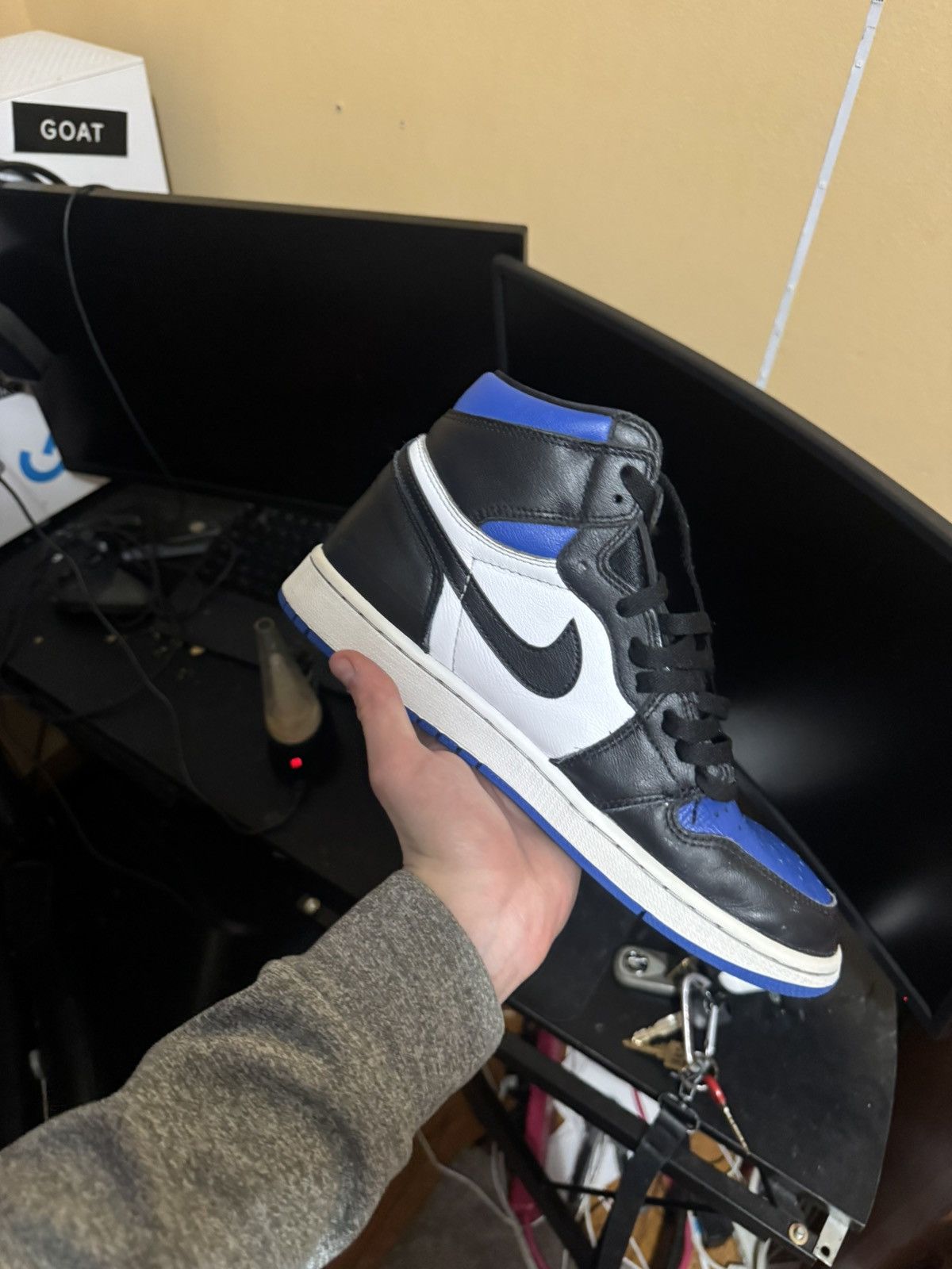Jordan Brand × Nike Jordan 1 High OG “Royal Toe” Size US 9 / EU 42 - 8 Thumbnail
