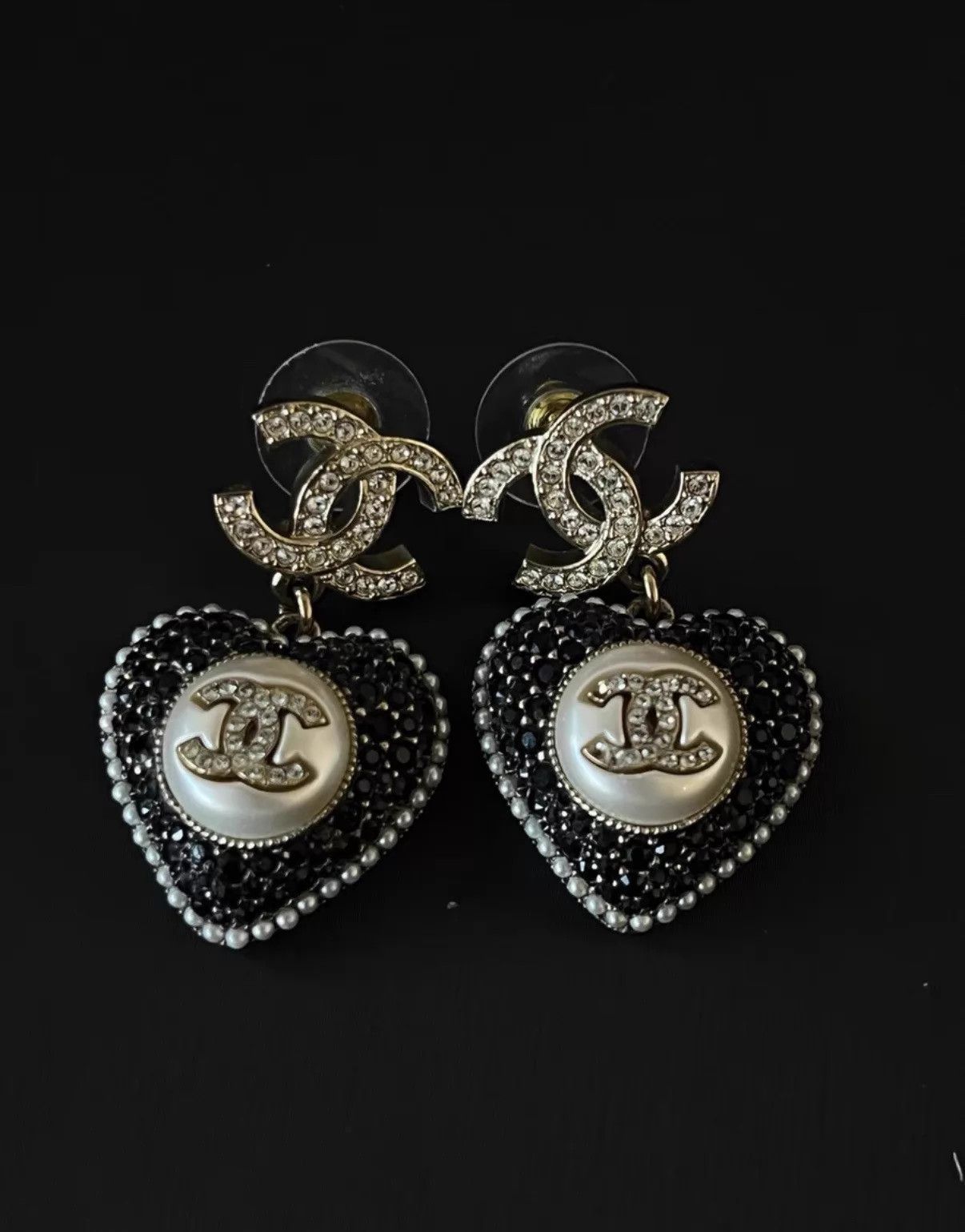 Chanel Chanel 22B B&W Color Blocked CC Pave Heart Pearl Earrings Size ONE SIZE - 6 Thumbnail