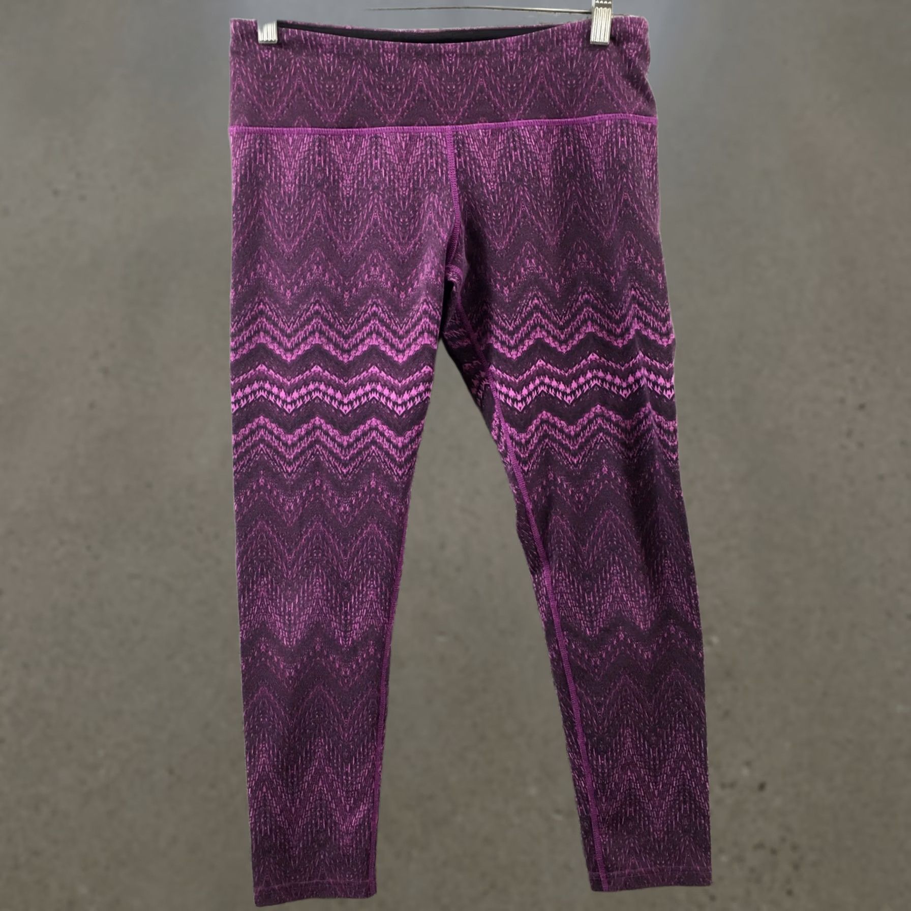 Vintage Tuff Athletics Leggings Womens M Cropped Purple Low Rise Pull On Size 32" / US 10 / IT 46 - 1 Thumbnail