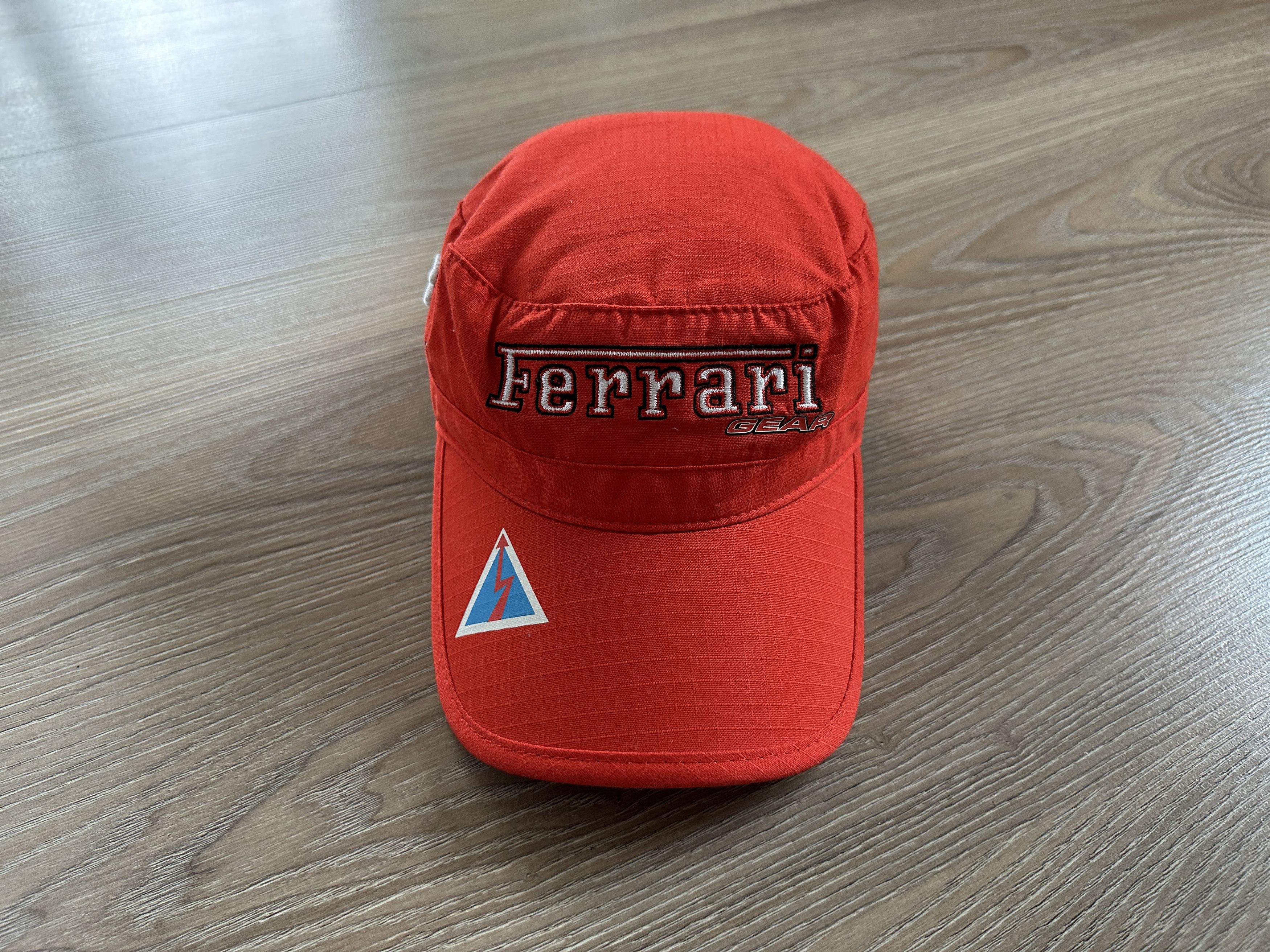 Ferrari × Vintage Vintage Ferrari Gear V8 Red Baseball Cap Size ONE SIZE - 2 Thumbnail