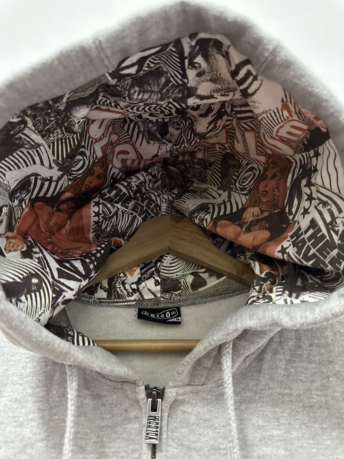 Japanese Brand × Vintage × Volcom Vintage Volcom Don’t Be Like Hamburger Big Logo Hoodie Size US M / EU 48-50 / 2 - 10 Thumbnail