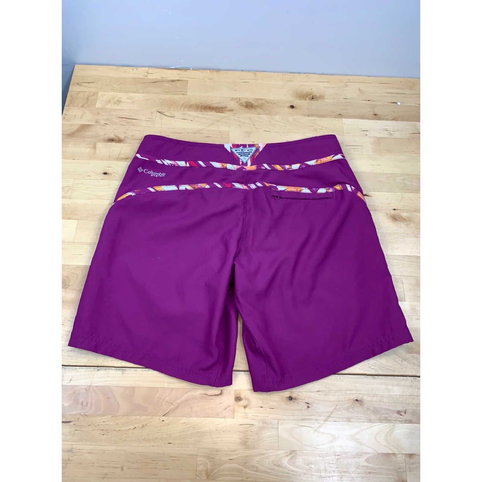 Vintage Columbia Womens Shorts PFG Omni Shade Sun Protection Purple Outdoors Chino Activewear Casual 6 Womens Size 28" / US 6 / IT 42 - 2 Thumbnail