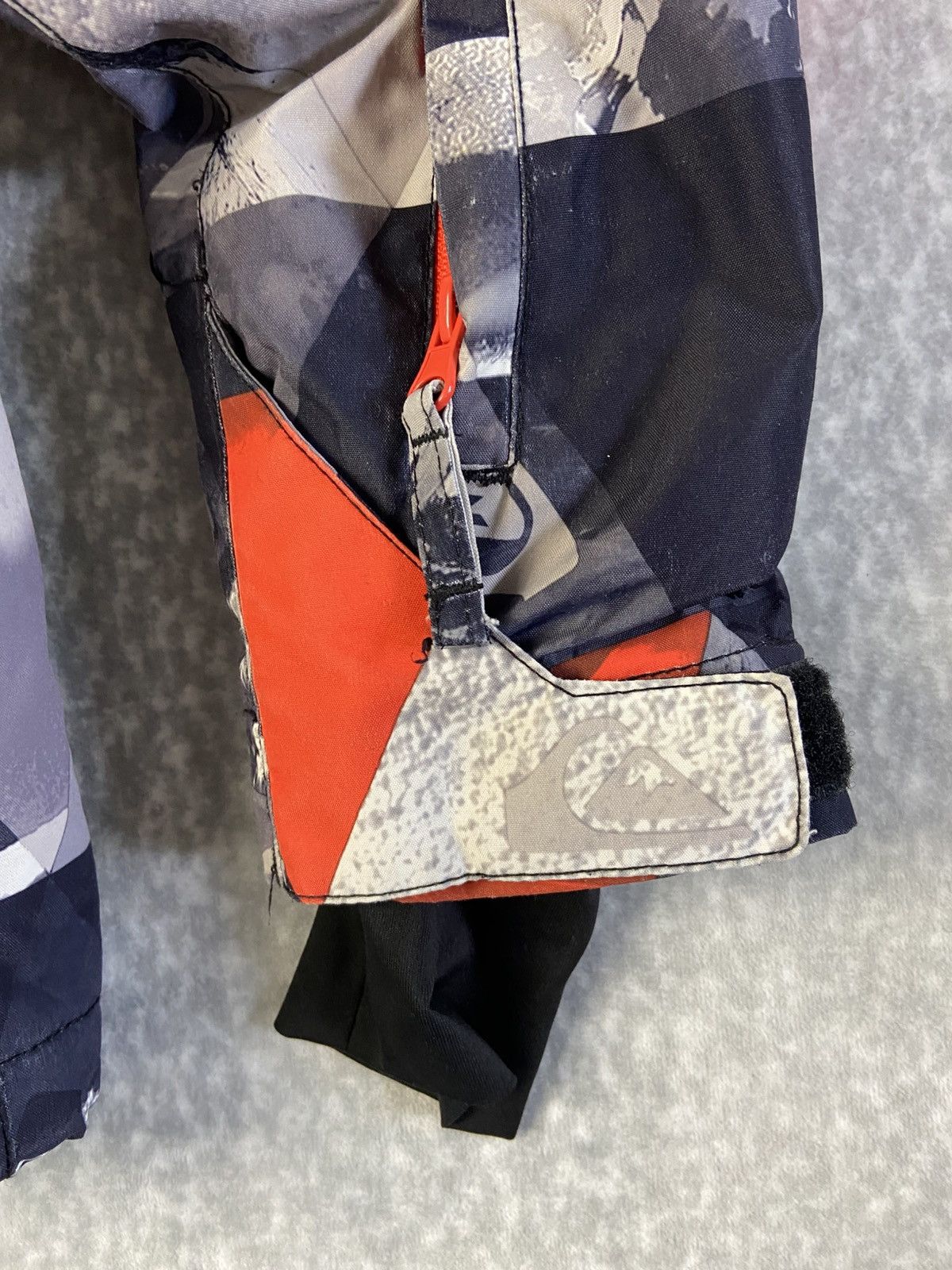 Quiksilver Quiksilver Ski/Snowboard Jacket with Geometric print Size US XS / EU 42 / 0 - 4 Thumbnail