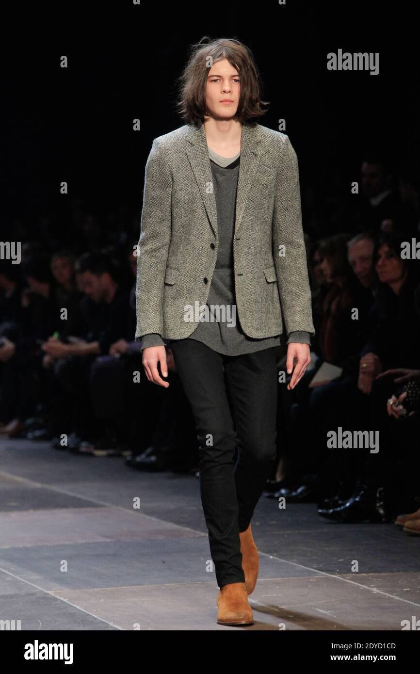 Saint Laurent Paris SAINT LAUREN PARIS BY HEDI SLIMANE 13 AW RUNWAY LOOK BLAZER Size 44R - 8 Thumbnail