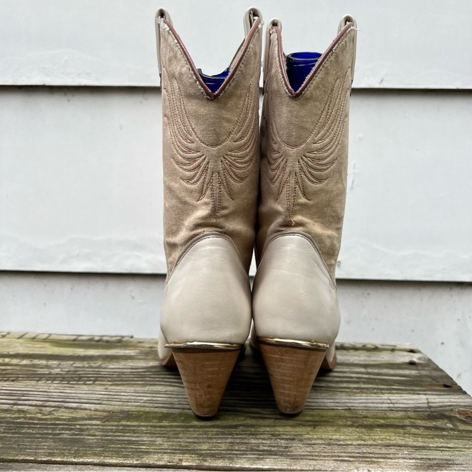 Vintage Dingo high heeled low shaft cream beige cowgirl western boot Size US 7 / IT 37 - 8 Thumbnail