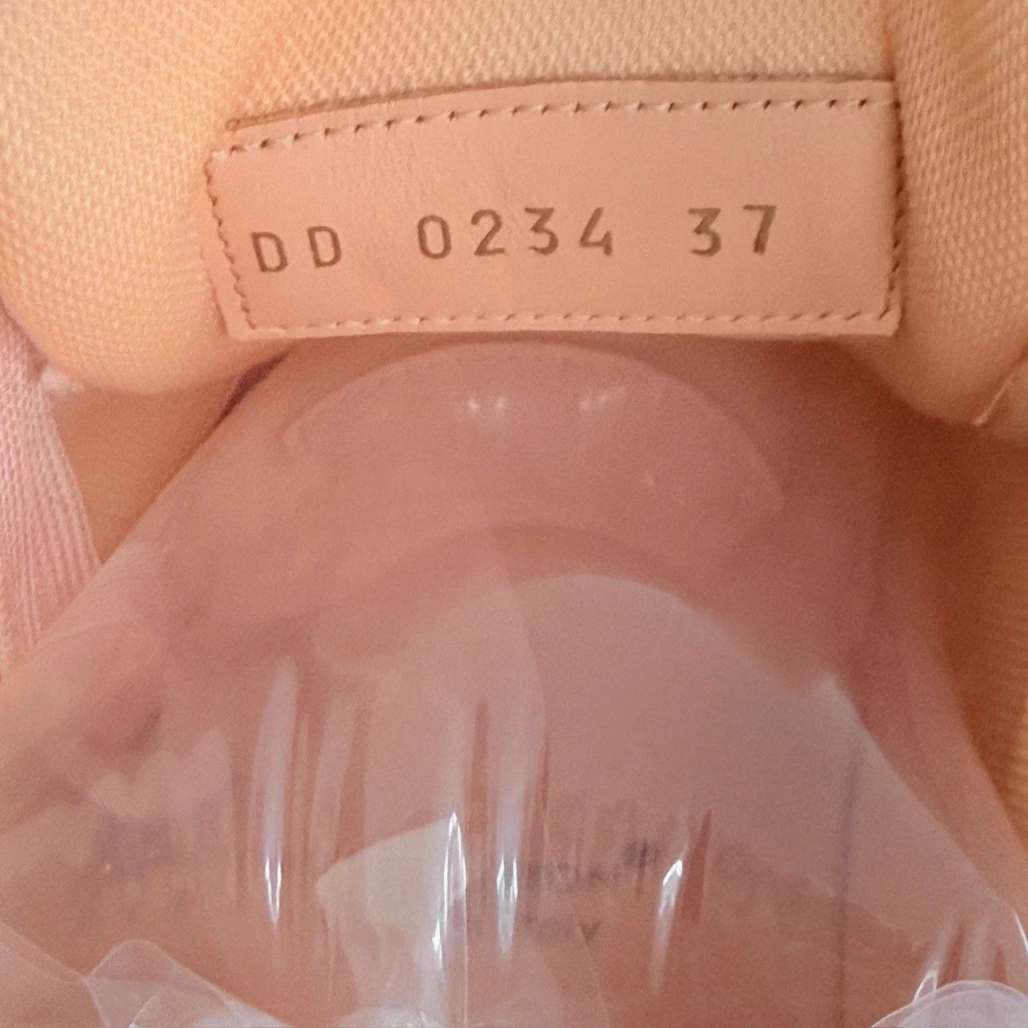 Louis Vuitton LV Trainer Pink/White 37 EU 99 New YLP4681 Size US 6 / IT 36 - 7 Thumbnail