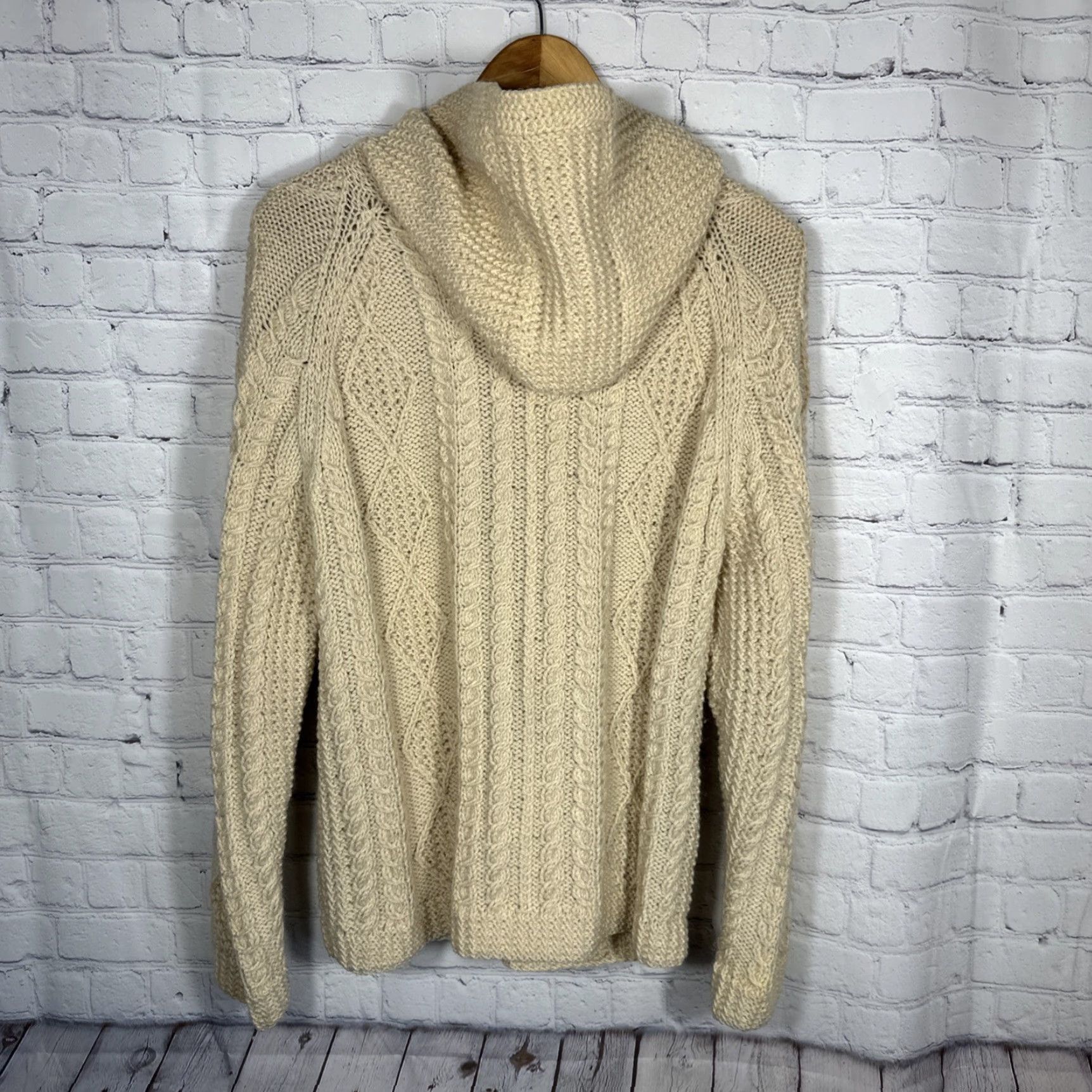 Vintage VINTAGE Aran Handknits Una O’Neil Cardigan Sweater Full Zip Wool Cableknit Pockets Ivory M Womens Size M / US 6-8 / IT 42-44 - 4 Thumbnail