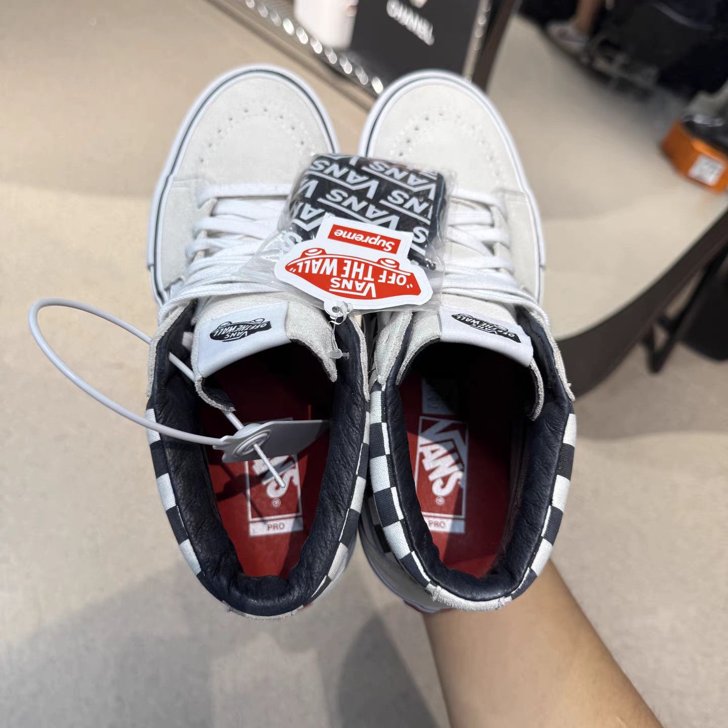 Vans Vans SK8 x Supreme Sneakers K15 Size US 9 / EU 42 - 8 Thumbnail