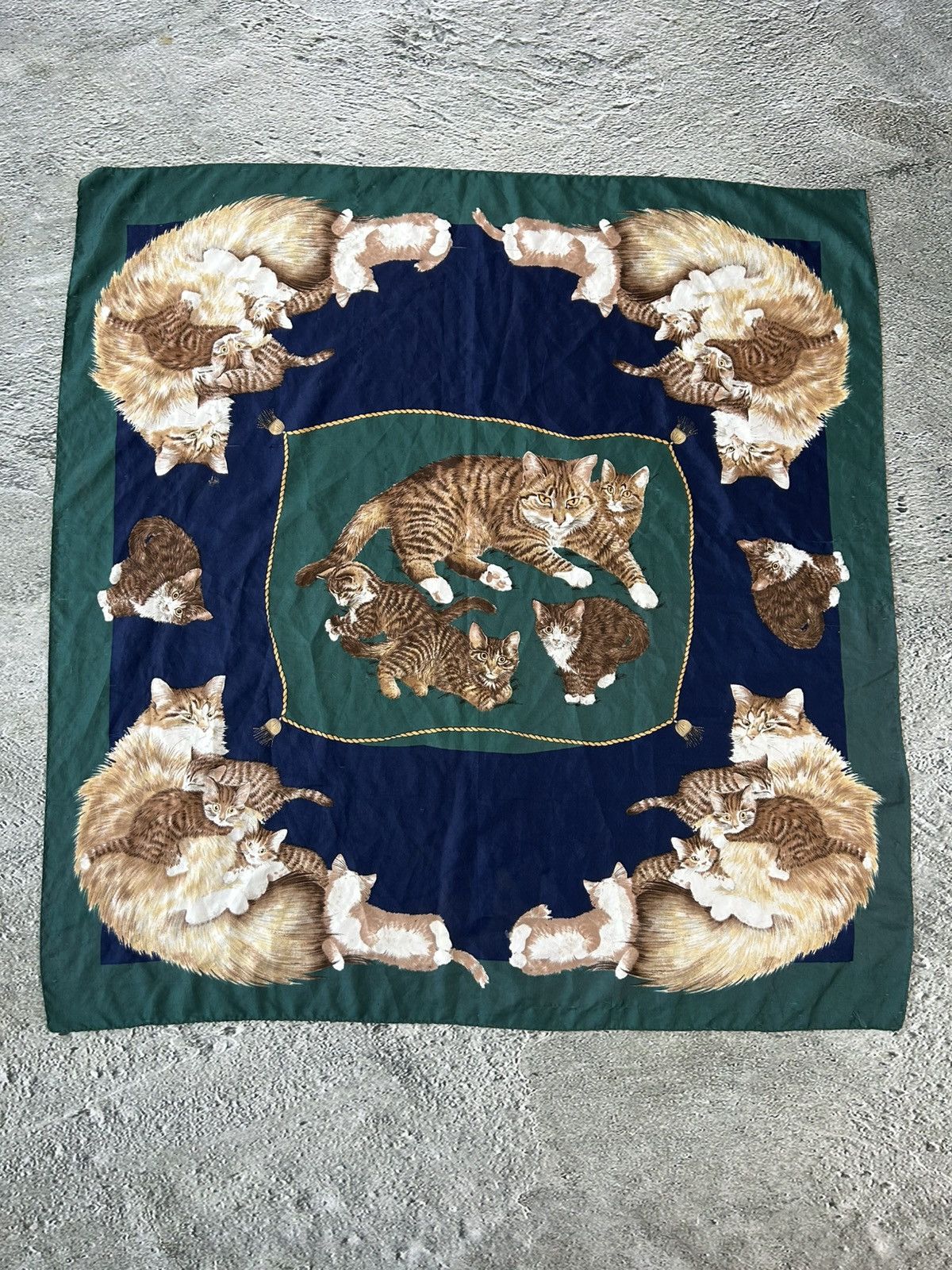 Vintage Vintage scarf cats fullprint shawl Size ONE SIZE - 9 Thumbnail