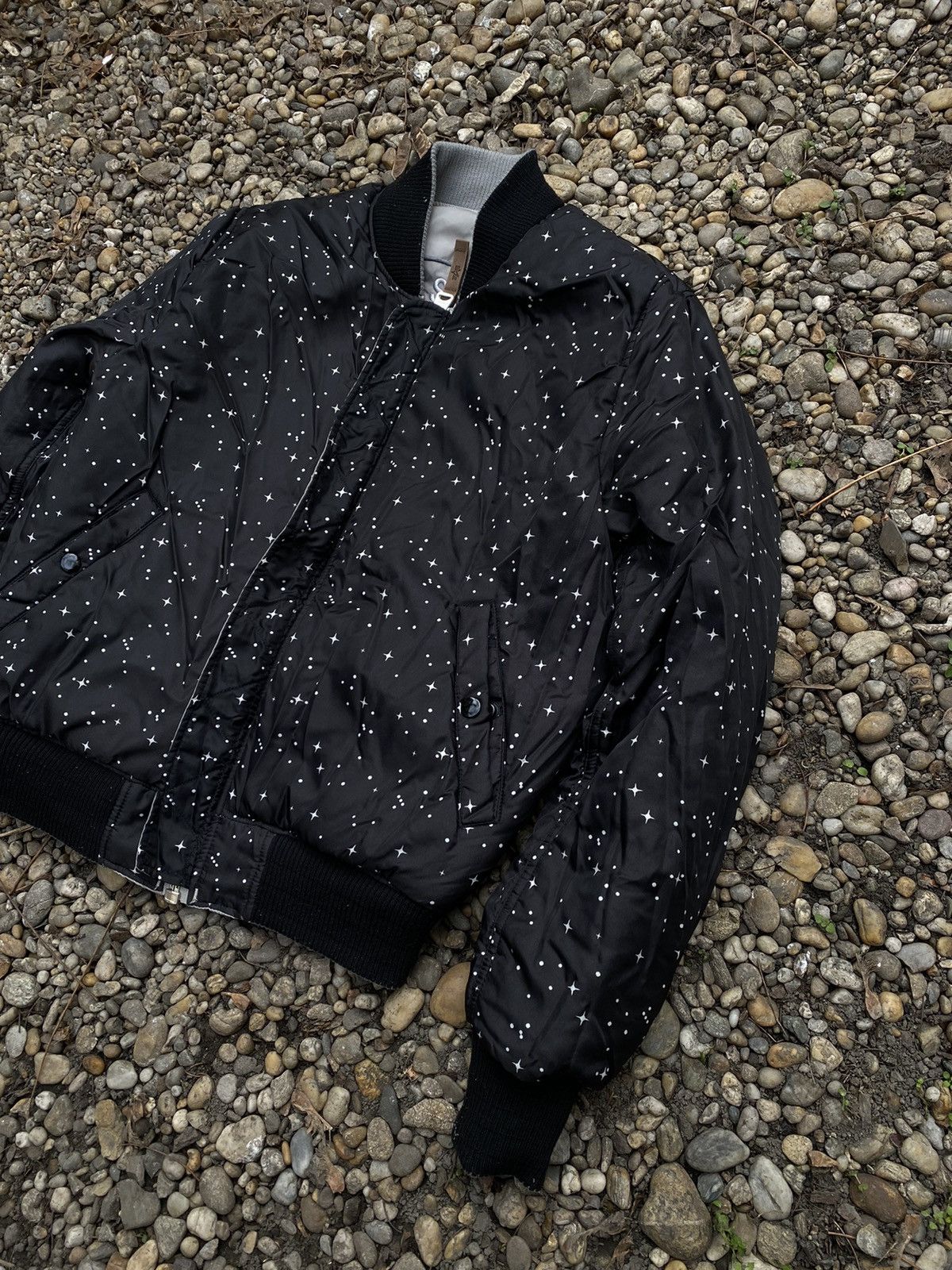Alpha Industries Alpha Industries Reversibel Star Sky Embroidered Logo Bomber Size US M / EU 48-50 / 2 - 14 Thumbnail