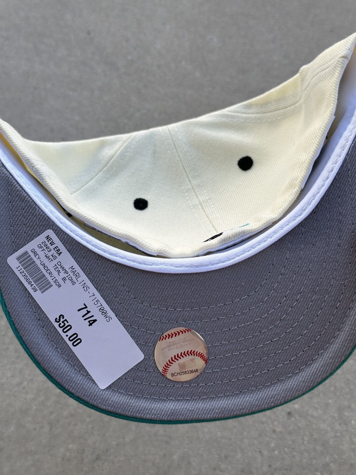 MLB × New Era Florida Marlins Two Tone Chrome White Dome Fitted Hat 7 1/4 Size ONE SIZE - 3 Thumbnail