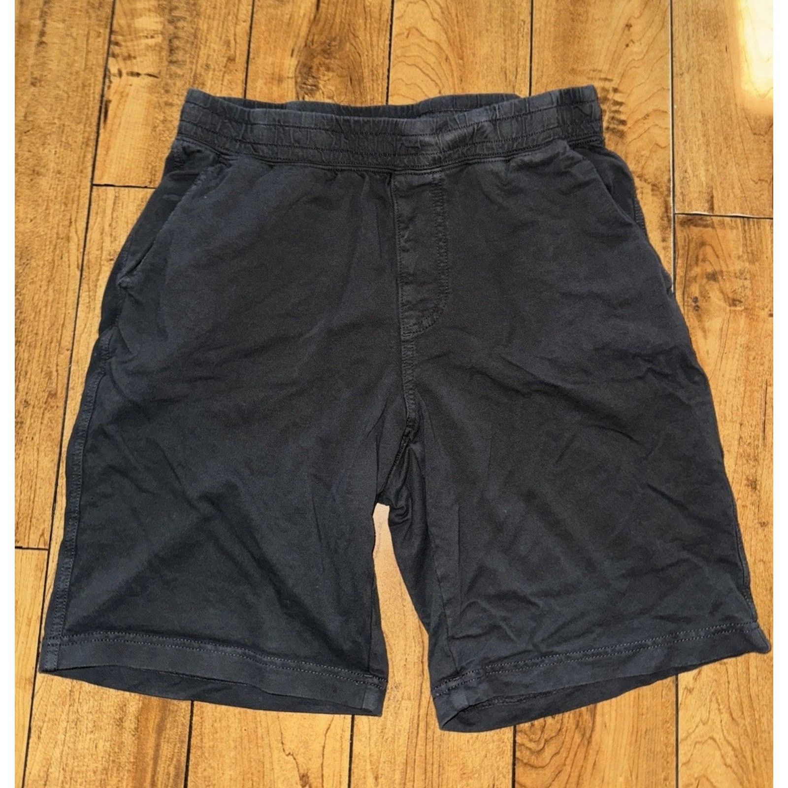 Uniqlo Uniqlo Lightweight Cotton Shorts Gray 30x11 Size US 30 / EU 46 - 1 Thumbnail