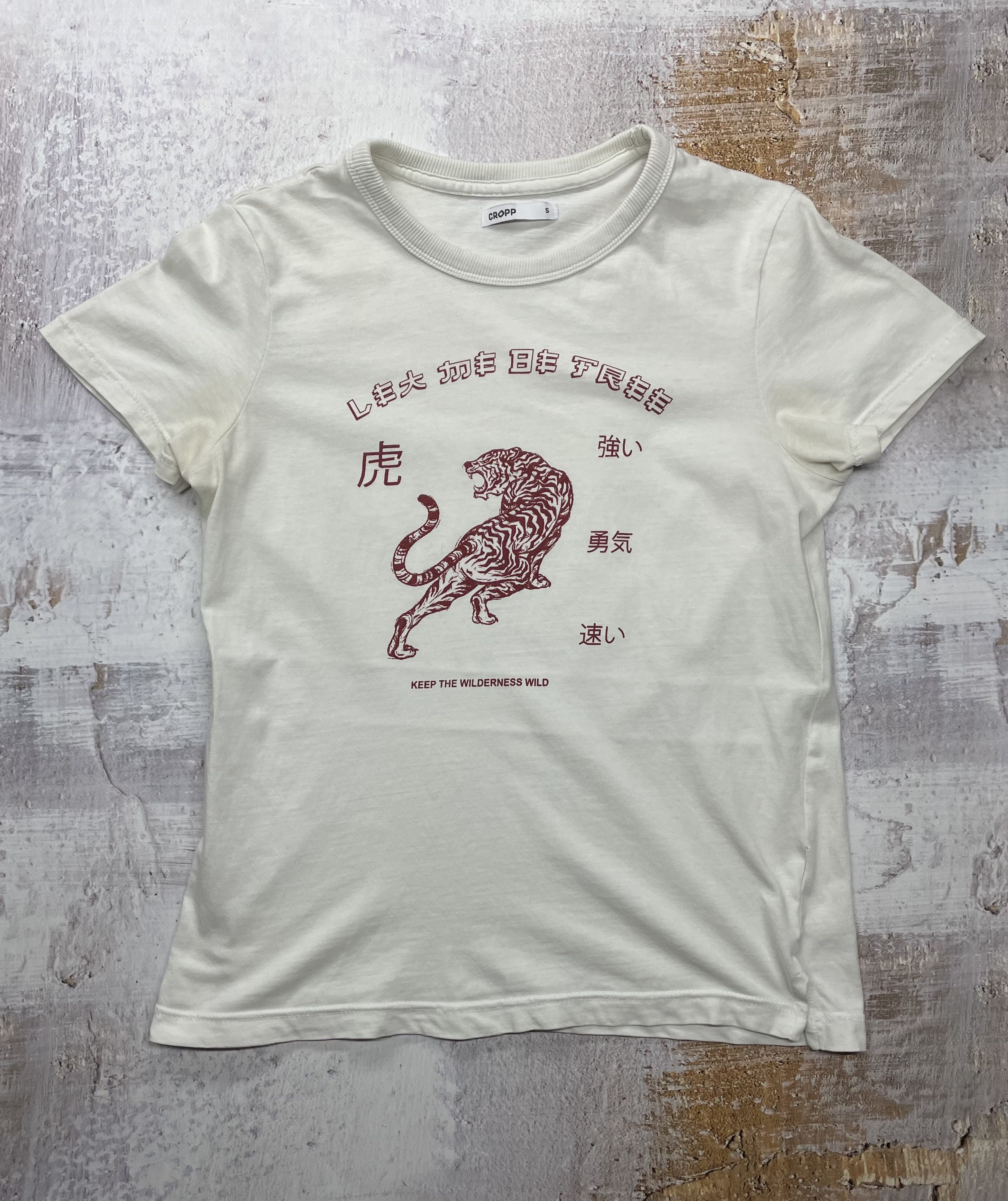 Japanese Brand Vintage T-Shirt Women’s Size S Size S / US 4 / IT 40 - 1 Thumbnail