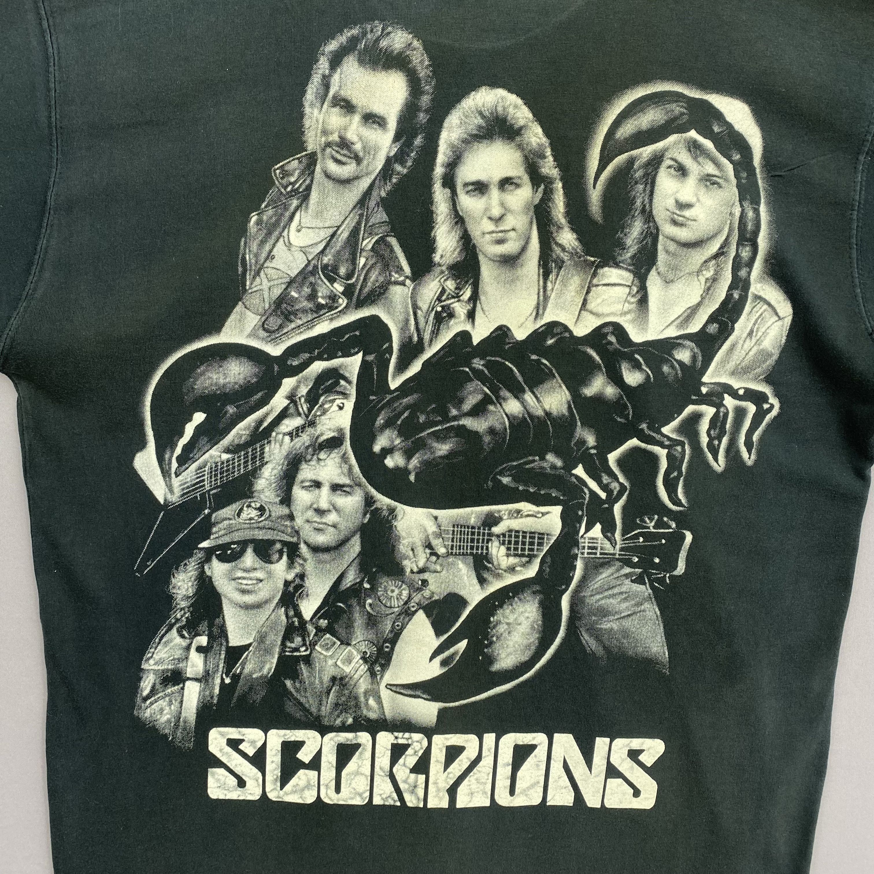 Band Tees × Vintage Vintage 90s Scorpions T-Shirt Crewneck Tees Size US L / EU 52-54 / 3 - 4 Thumbnail