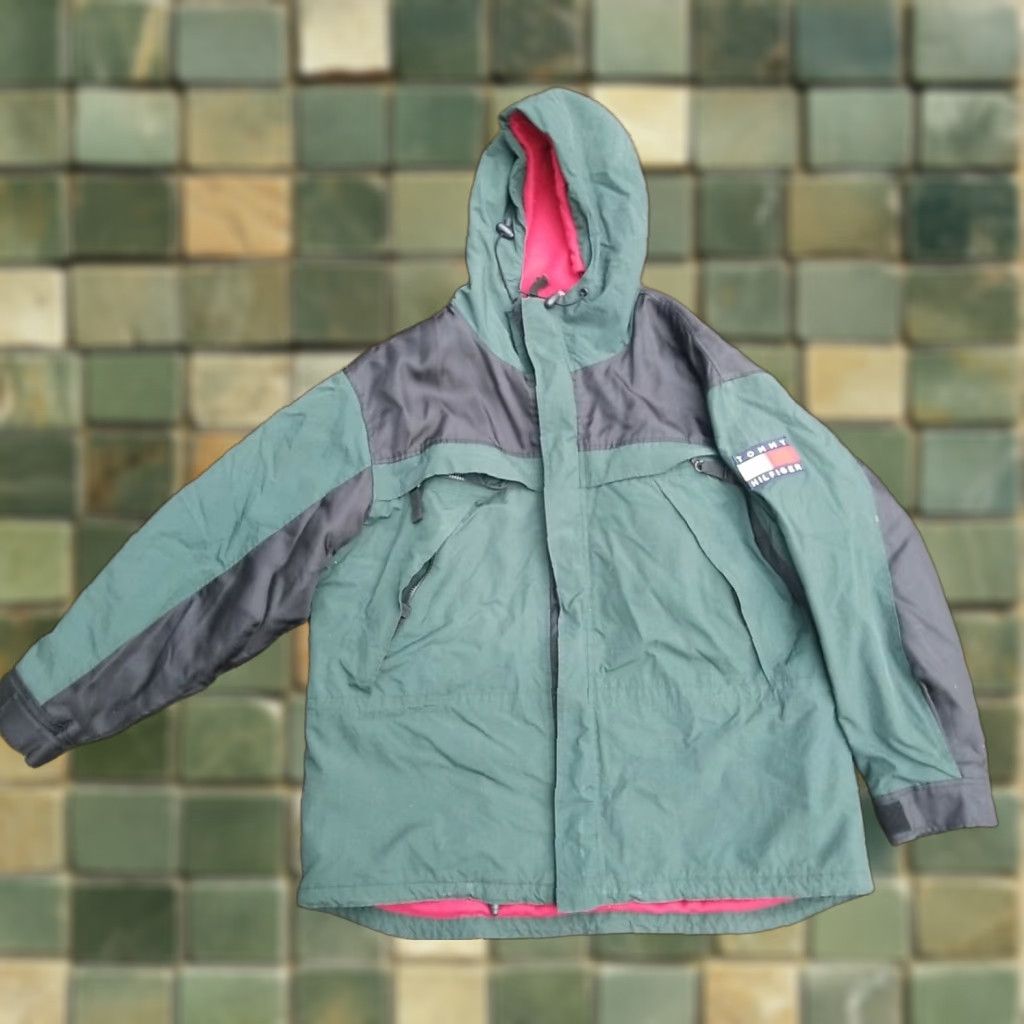 Tommy Hilfiger VINTAGE Tommy Hilfiger Athletics Jacket Green/Black Men XL Parka Full Zip Size US XL / EU 56 / 4 - 1 Thumbnail