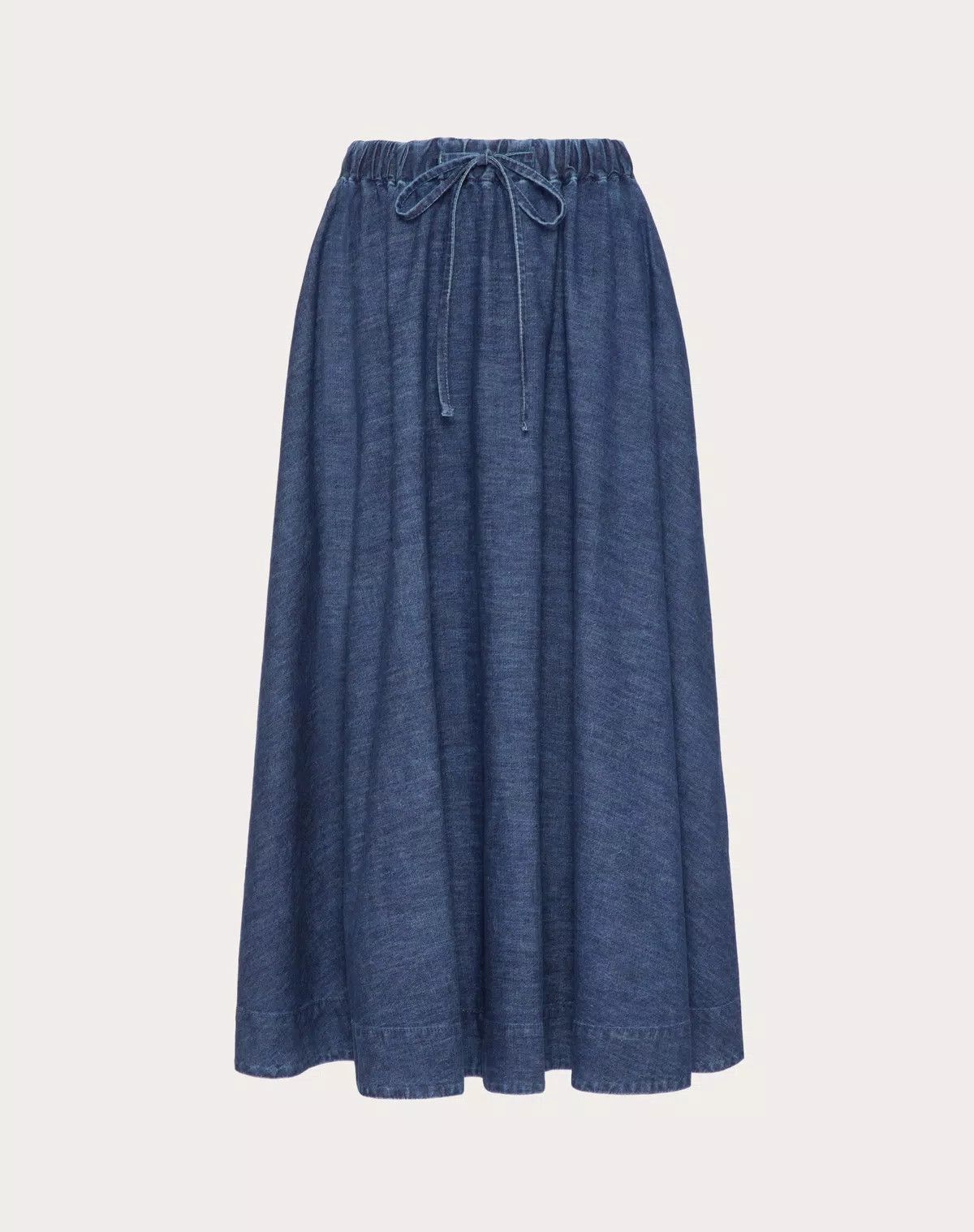 o1s1wg110625 Chambray Denim Midi Skirt in Medium Blue