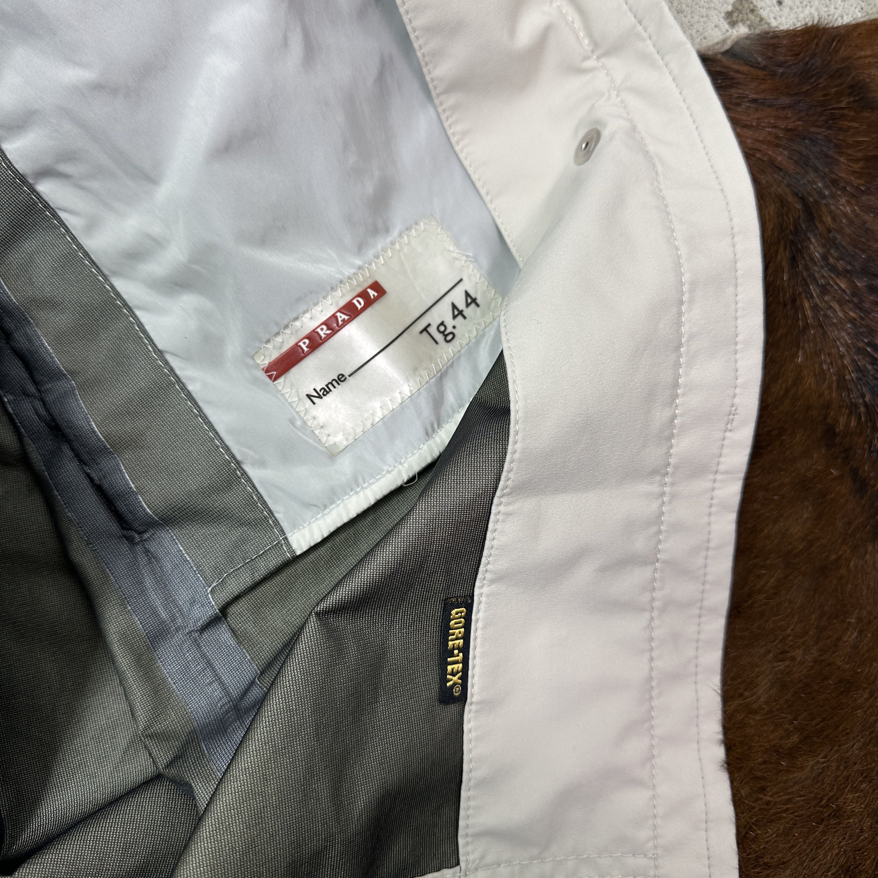 Prada Vintage Minimalist Classy Gore-Tex Prada Coat Y2K Size M / US 6-8 / IT 42-44 - 16 Thumbnail