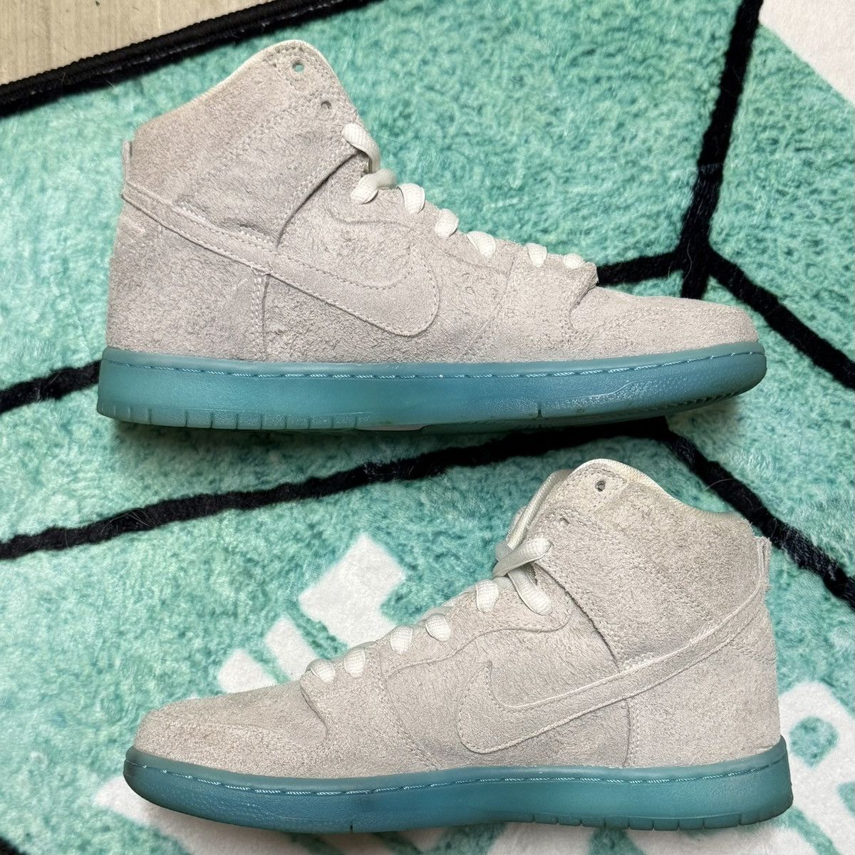 Nike SB Nike SB Dunk High Chairman Bao - Size 9 (313171 114) Size US 9 / EU 42 - 2 Thumbnail