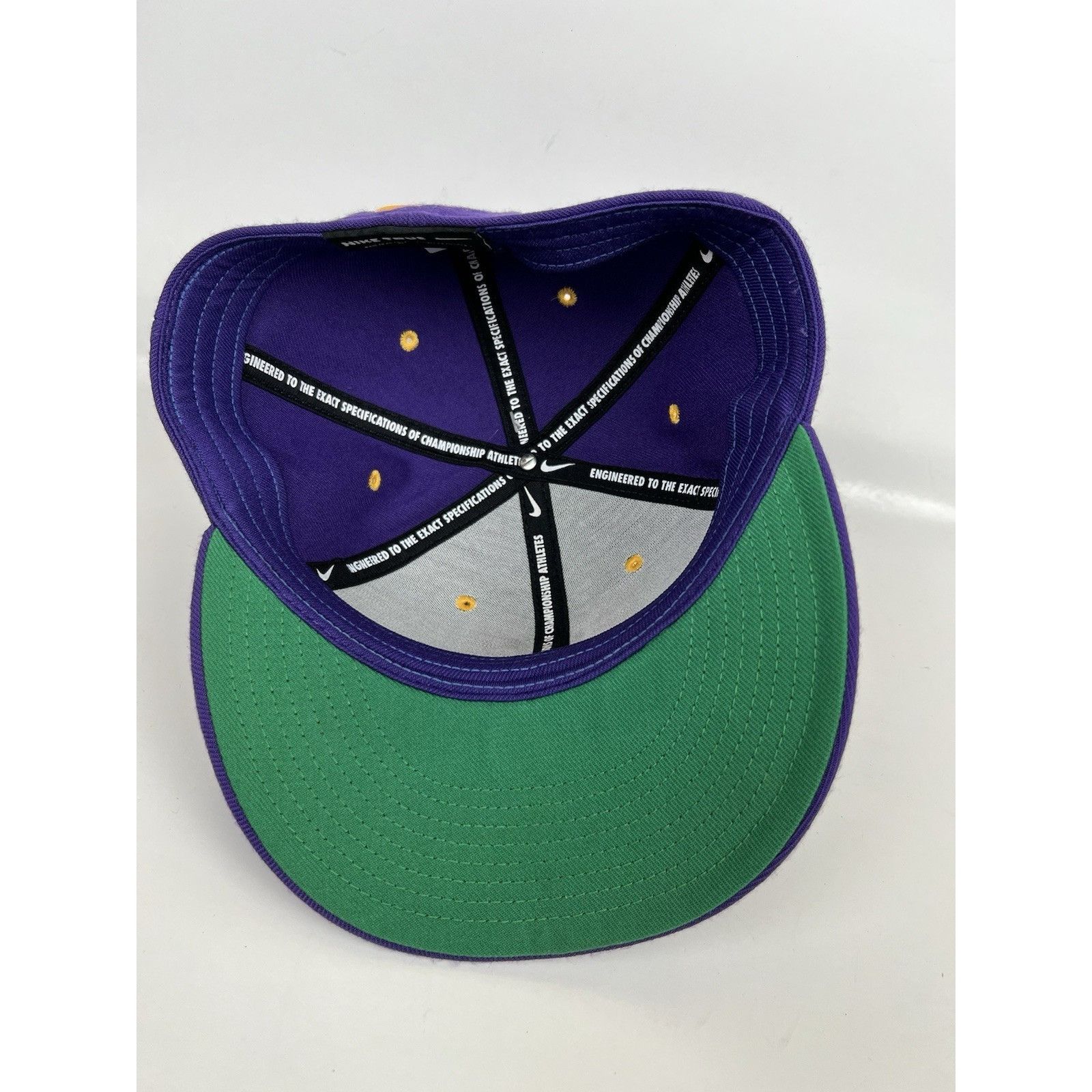 Nike Vintage Nike Washington Huskies Hat Cap Purple Gold NCAA Siz Size ONE SIZE - 6 Thumbnail