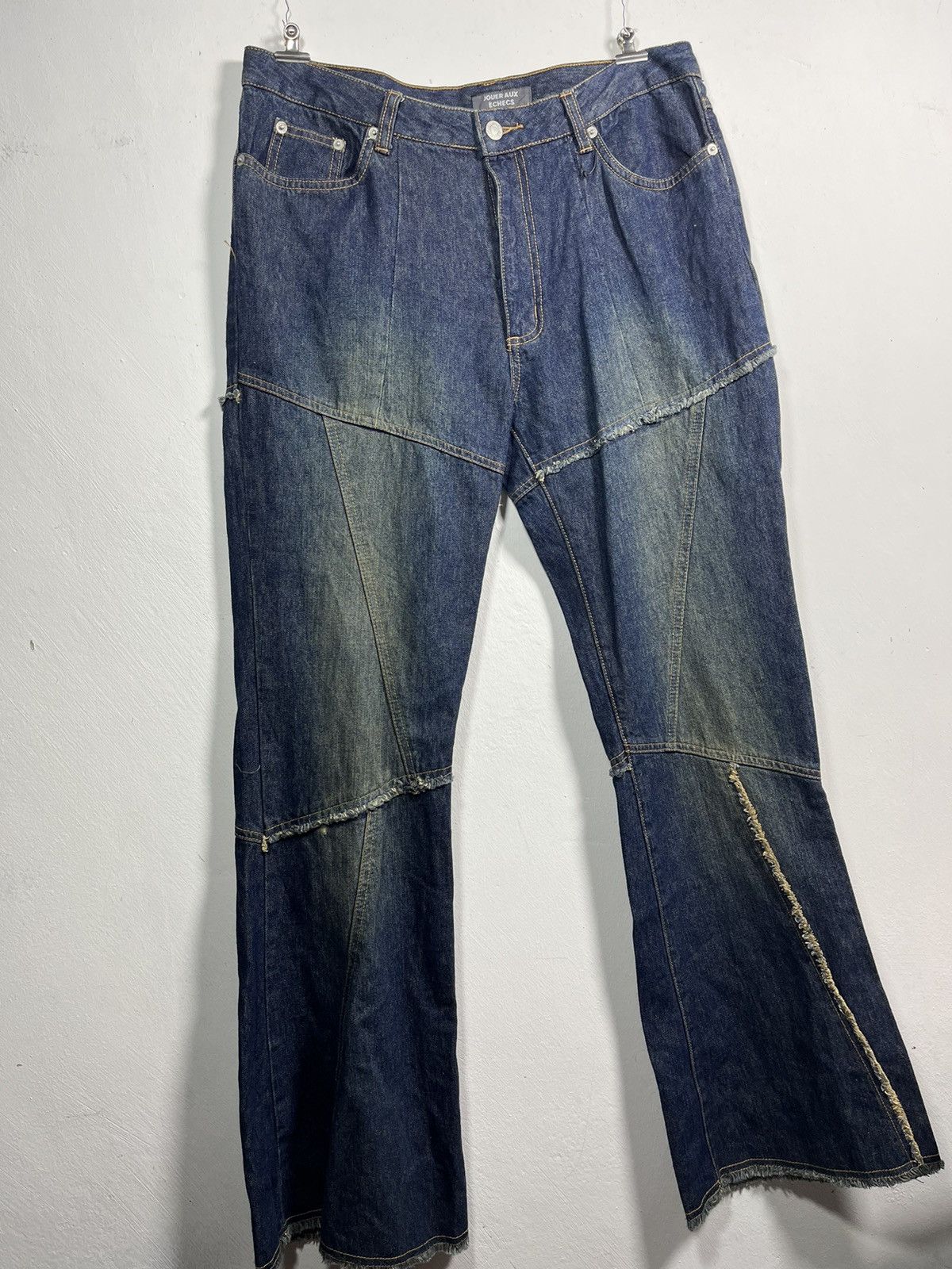 Japanese Brand Jeans Flare Y2K DESIGN JOUER AUX ÉCHECS Size 33" - 1 Thumbnail