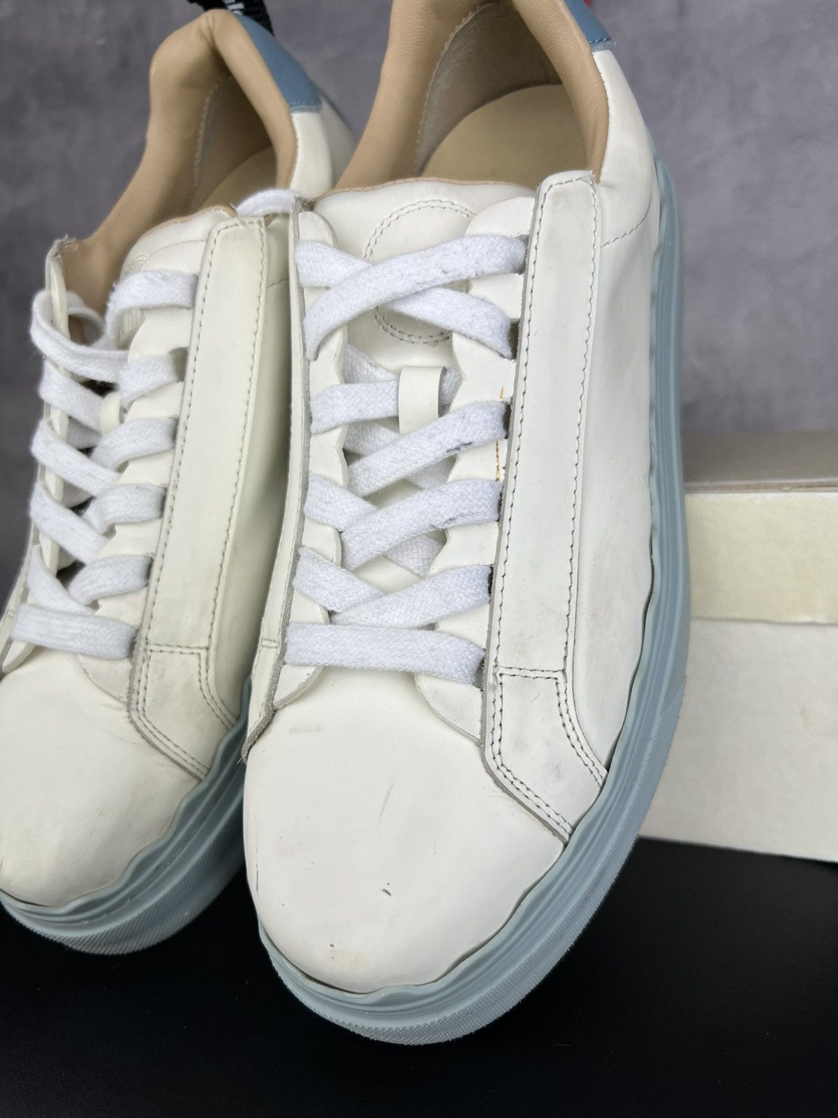 Chloe Chloe Women's White Lauren leather Low Top Sneakers Shoes 39 Size US 9 / IT 39 - 4 Thumbnail