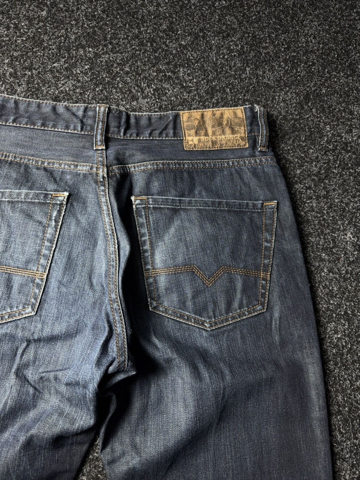 Hugo Boss Luxury 00s Y2K Hugo Boss Regular Fit Retro Style Size US 33 - 19 Thumbnail