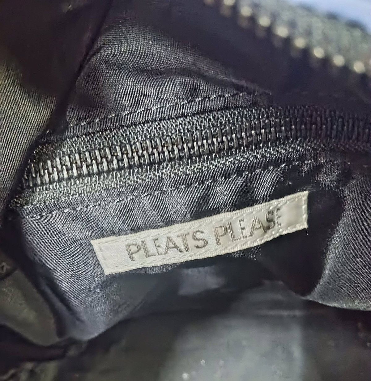 Pleats Please Issey Miyake 🔥Pleats Please Issey Miyake Bias Pleats Bag Size ONE SIZE - 9 Thumbnail